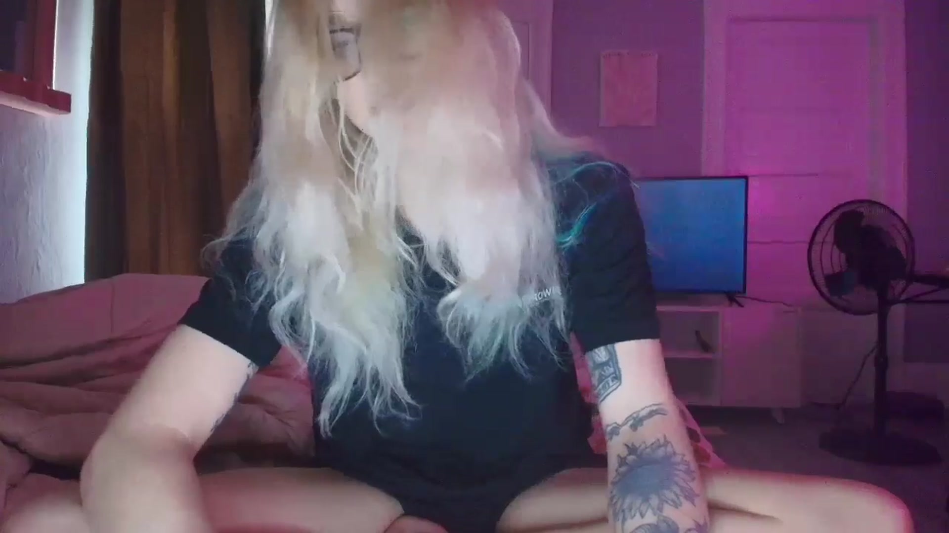 Gallery image thumbnail from DuckChan0's myfreecams stream on, 09/05/2025, 15:13 image 16 of 20