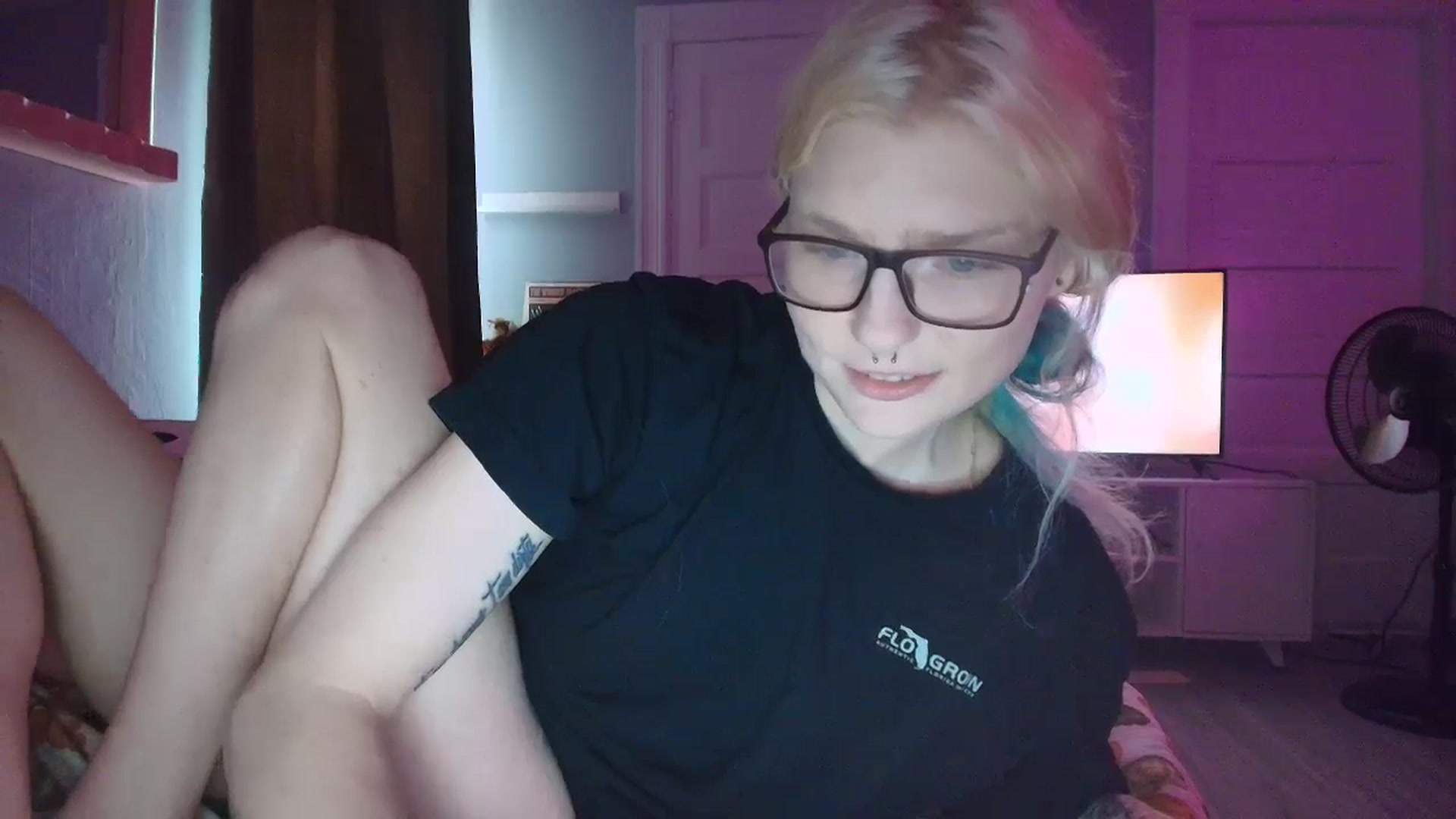 Gallery image thumbnail from DuckChan0's myfreecams stream on, 09/05/2025, 15:13 image 12 of 20