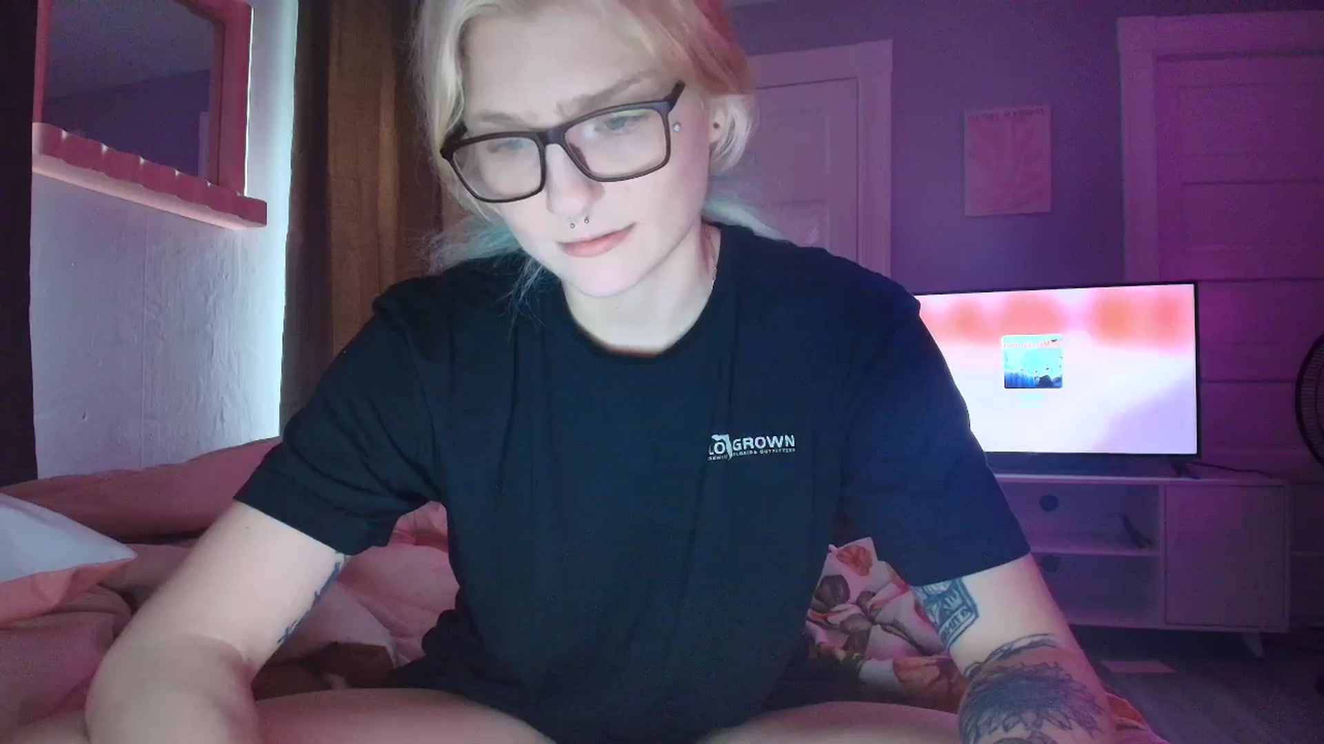 Gallery image thumbnail from DuckChan0's myfreecams stream on, 09/05/2025, 15:13 image 19 of 20