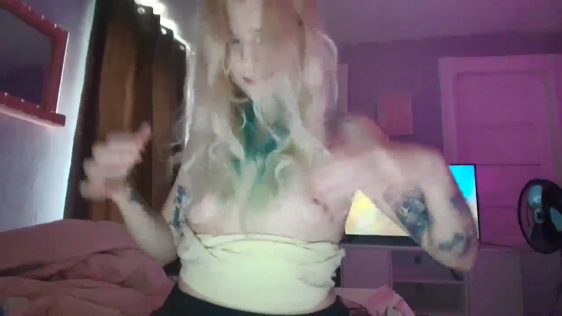 Gallery image thumbnail from DuckChan0's myfreecams stream on, 09/05/2025, 16:57 image 8 of 20