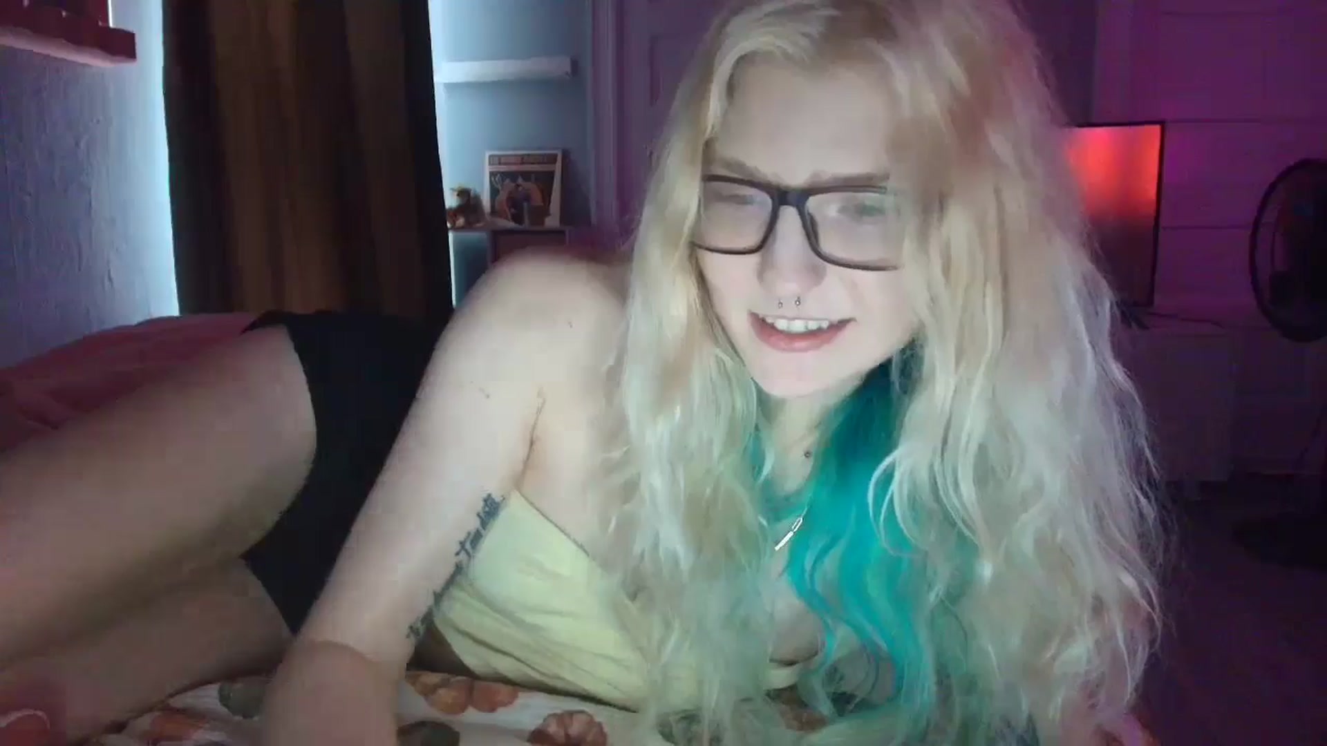 Gallery image thumbnail from DuckChan0's myfreecams stream on, 09/05/2025, 16:57 image 18 of 20
