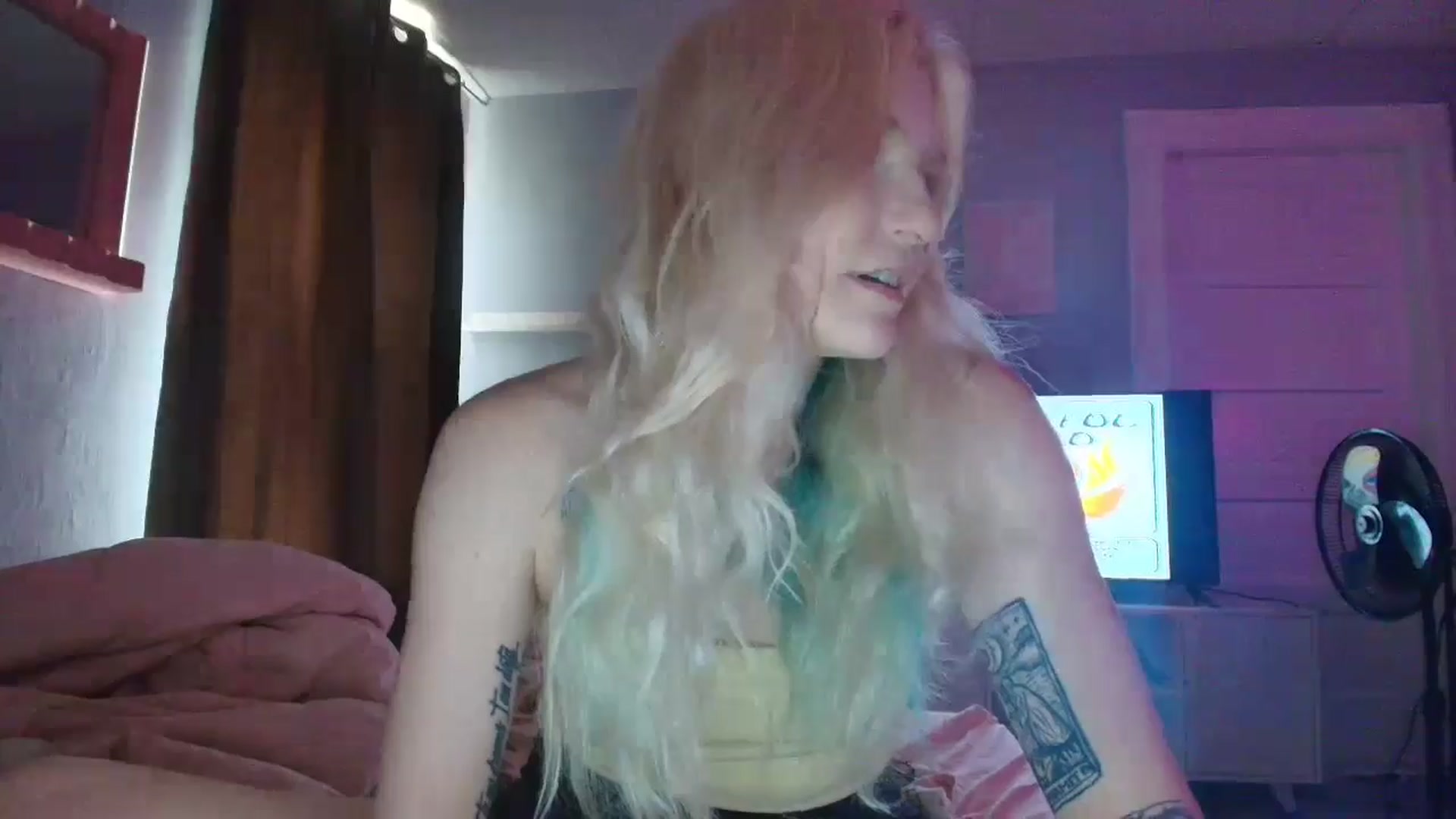 Gallery image thumbnail from DuckChan0's myfreecams stream on, 09/05/2025, 16:57 image 7 of 20