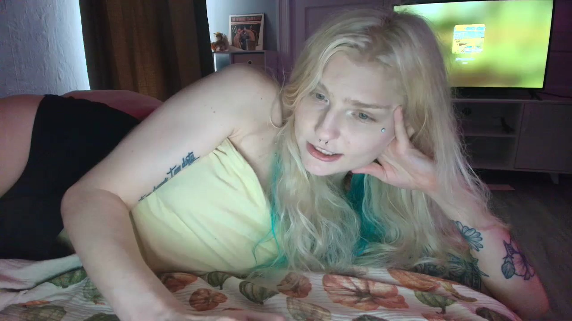 Gallery image thumbnail from DuckChan0's myfreecams stream on, 09/05/2025, 16:57 image 12 of 20