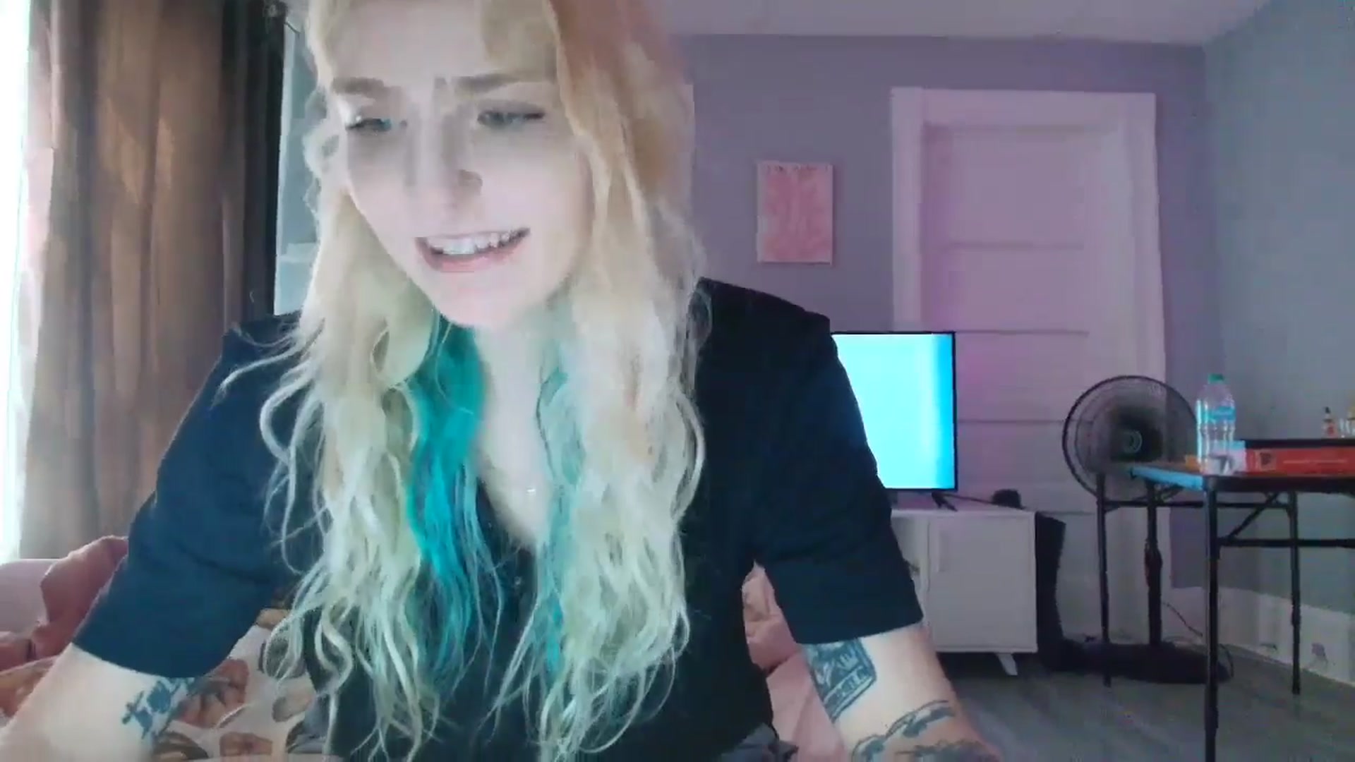 Gallery image thumbnail from DuckChan0's myfreecams stream on, 09/06/2025, 15:32 image 15 of 20
