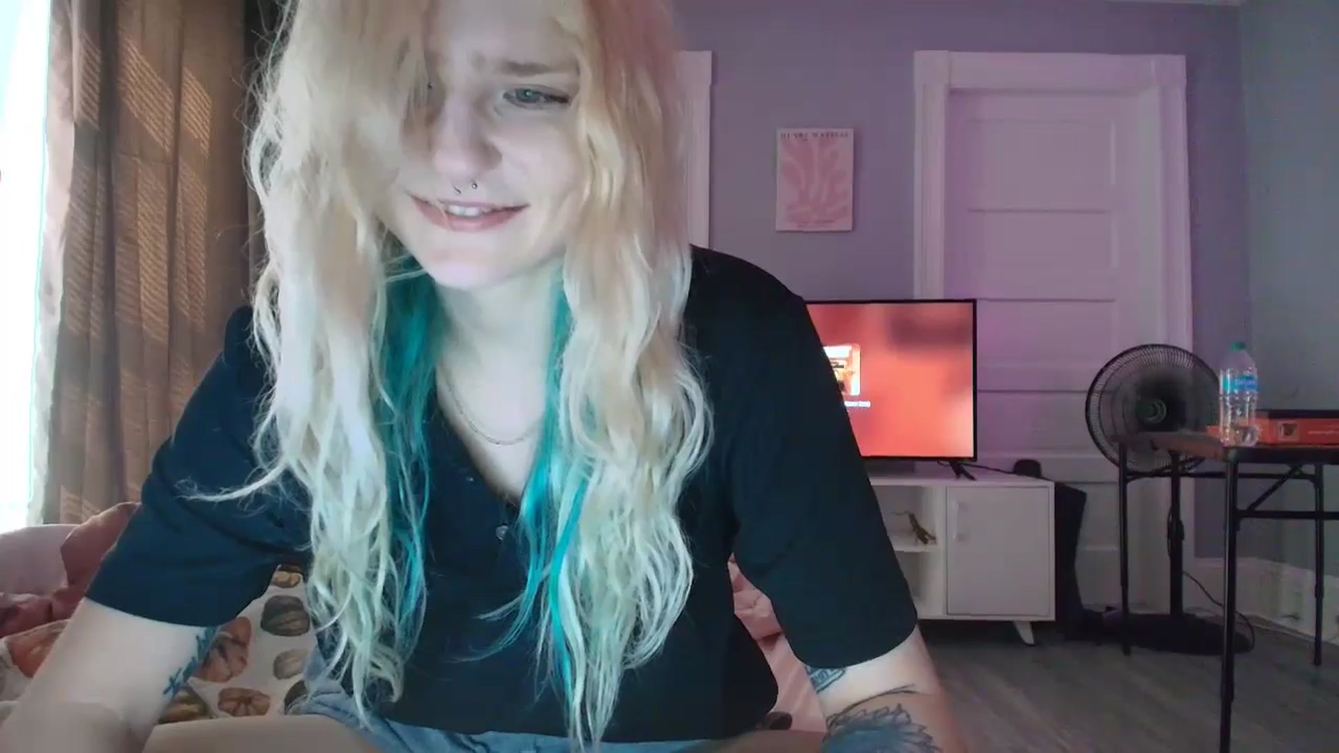 Gallery image thumbnail from DuckChan0's myfreecams stream on, 09/06/2025, 15:32 image 10 of 20