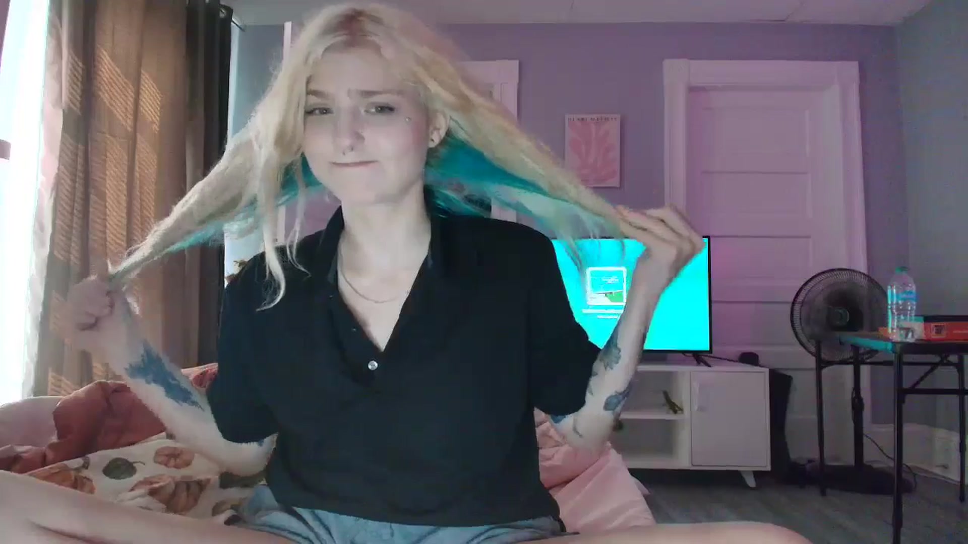 Gallery image thumbnail from DuckChan0's myfreecams stream on, 09/06/2025, 15:32 image 11 of 20