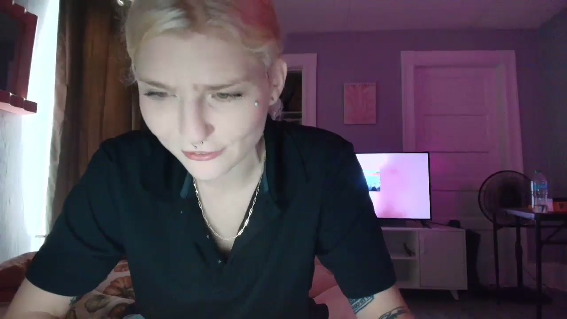 Gallery image thumbnail from DuckChan0's myfreecams stream on, 09/06/2025, 15:32 image 3 of 20