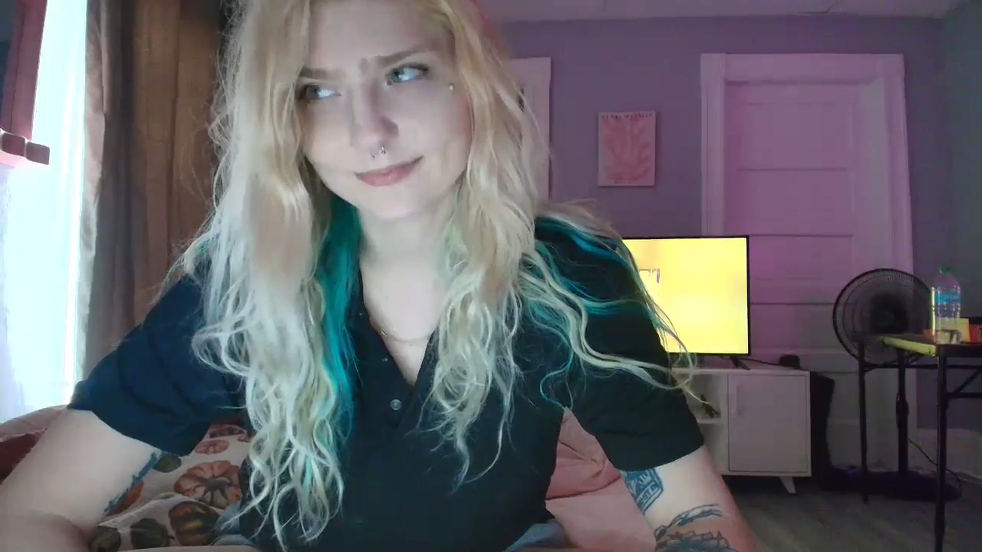 Gallery image thumbnail from DuckChan0's myfreecams stream on, 09/06/2025, 15:32 image 8 of 20