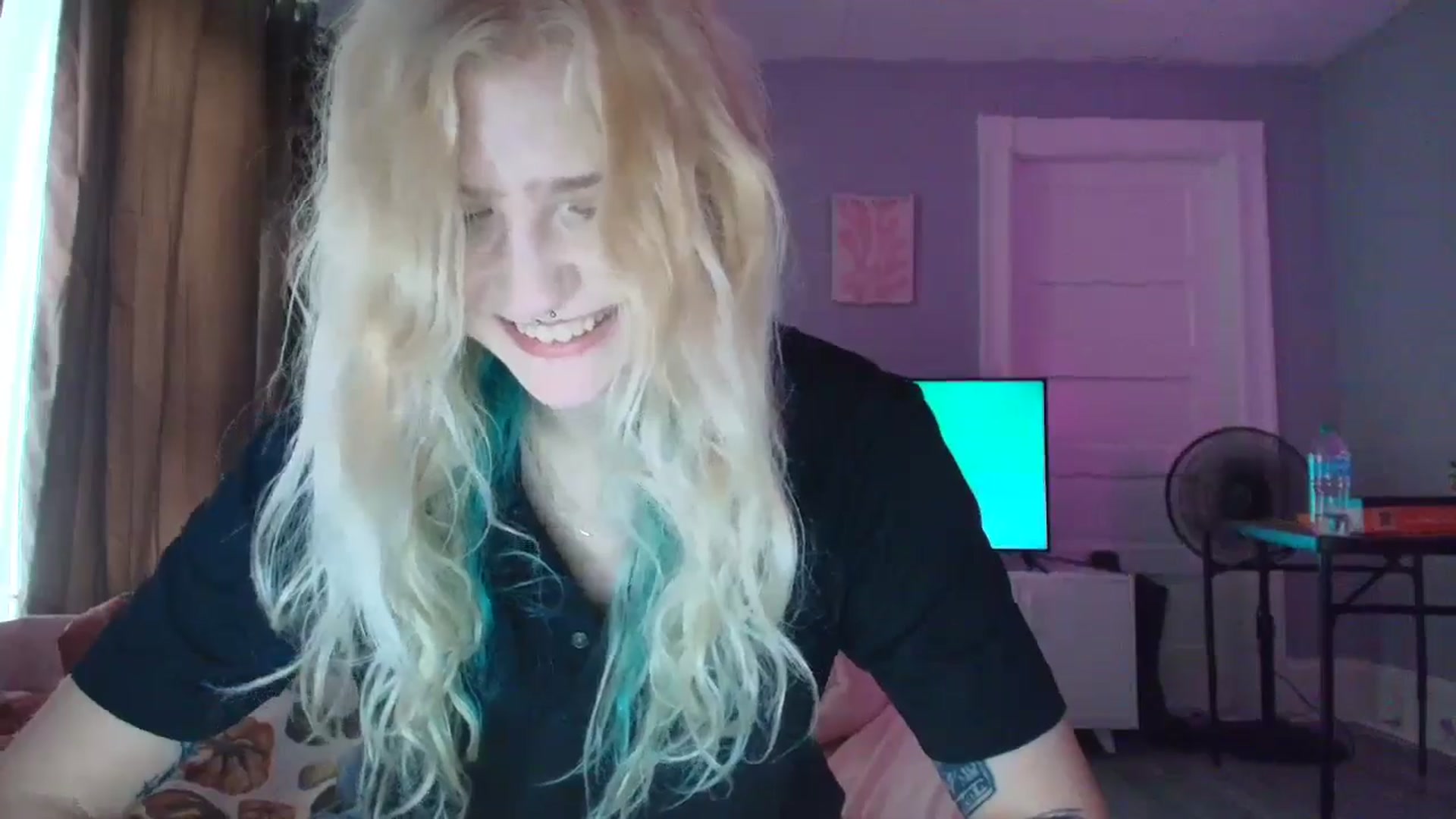 Gallery image thumbnail from DuckChan0's myfreecams stream on, 09/06/2025, 15:32 image 12 of 20
