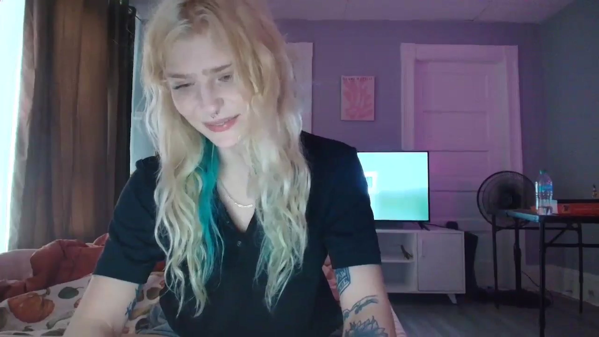 Gallery image thumbnail from DuckChan0's myfreecams stream on, 09/06/2025, 15:32 image 13 of 20
