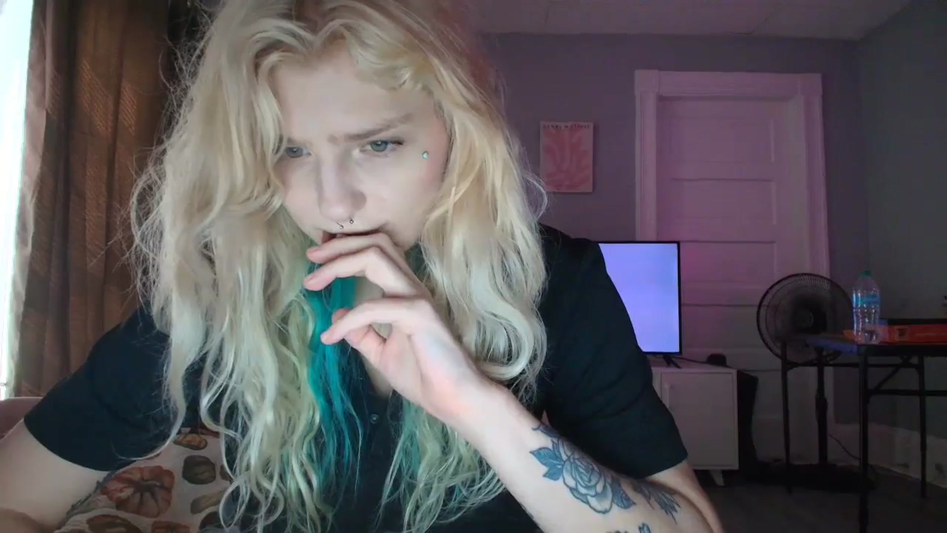 Gallery image thumbnail from DuckChan0's myfreecams stream on, 09/06/2025, 15:32 image 14 of 20