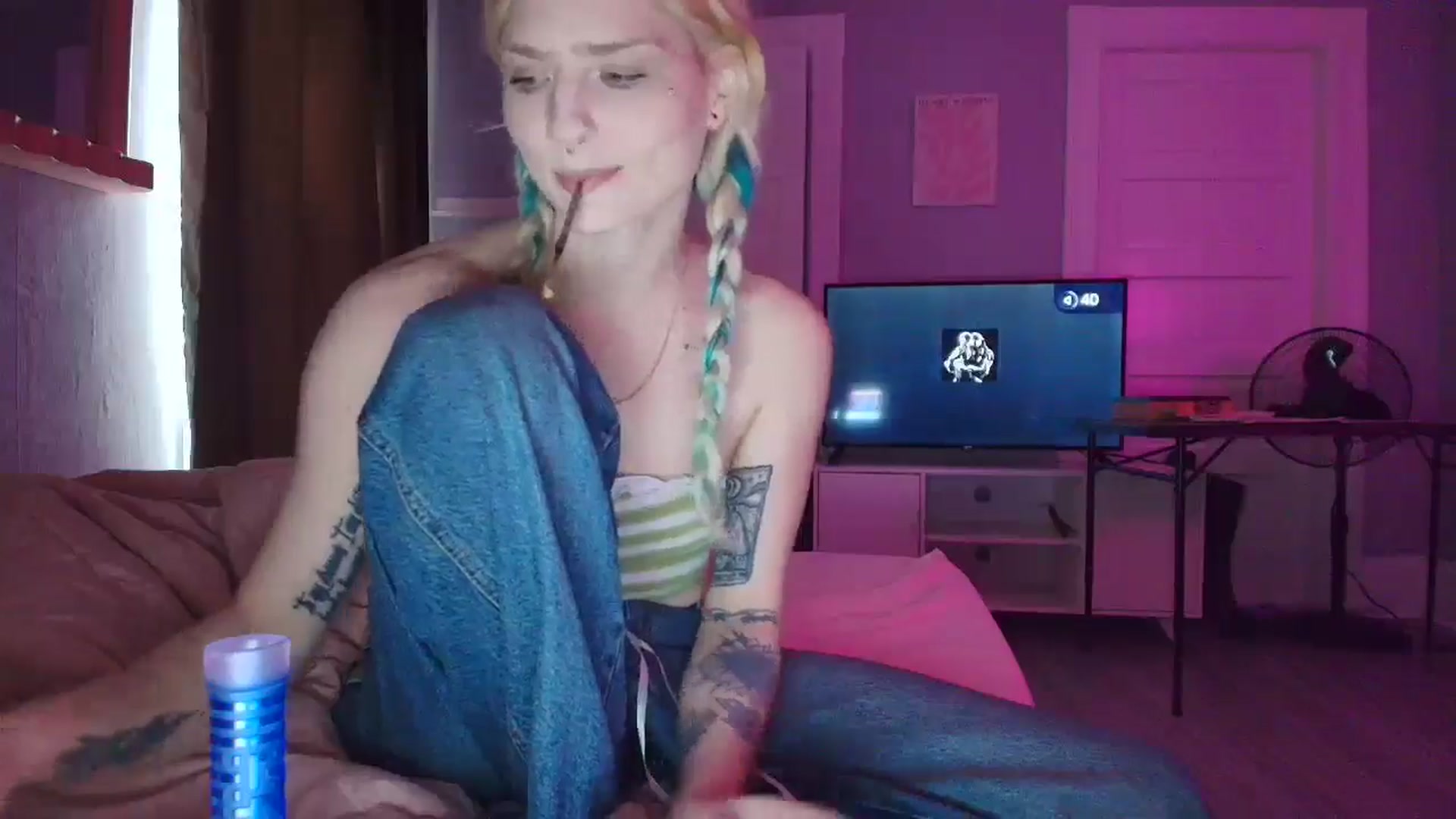 Gallery image thumbnail from DuckChan0's myfreecams stream on, 09/07/2025, 15:00 image 17 of 20