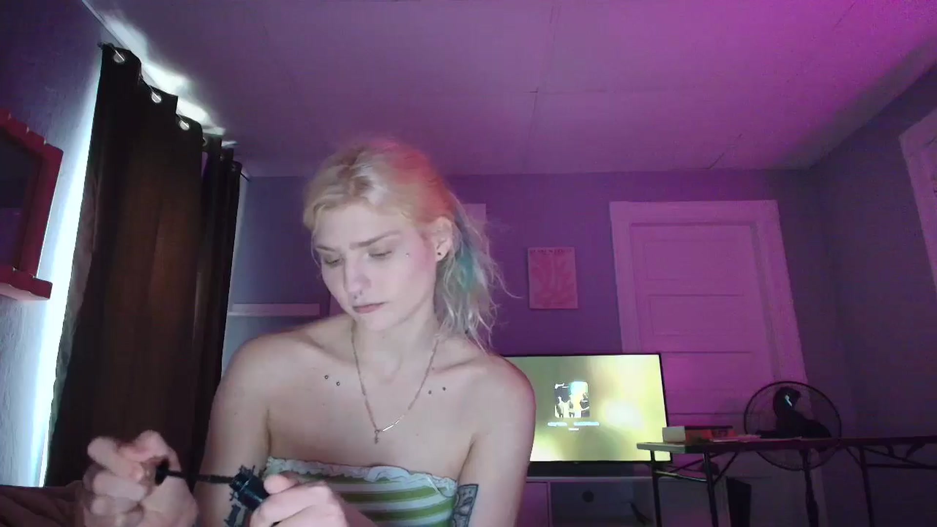 Gallery image thumbnail from DuckChan0's myfreecams stream on, 09/07/2025, 15:00 image 3 of 20