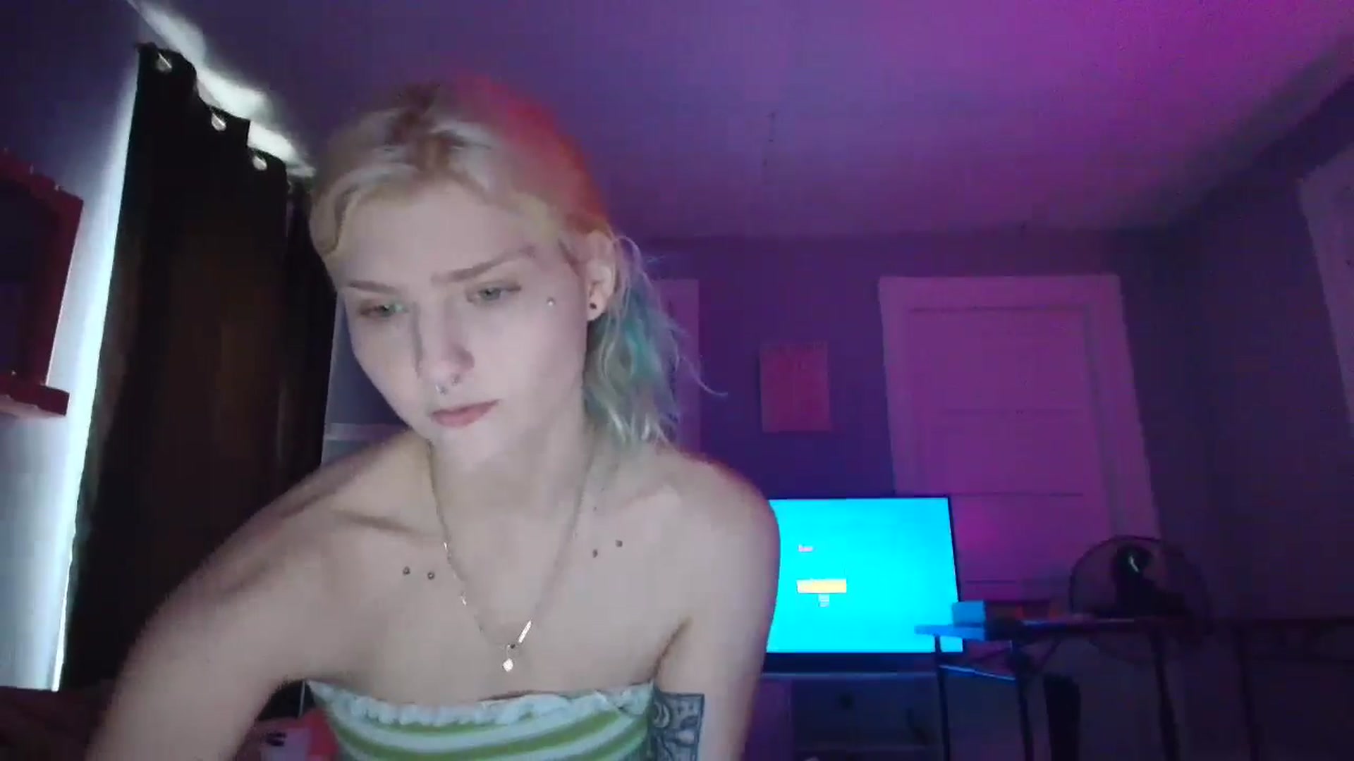 Gallery image thumbnail from DuckChan0's myfreecams stream on, 09/07/2025, 15:00 image 2 of 20