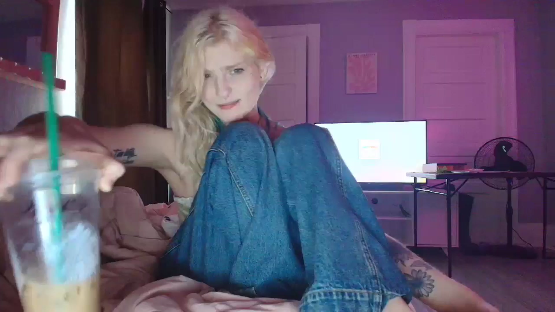 Gallery image thumbnail from DuckChan0's myfreecams stream on, 09/07/2025, 15:00 image 10 of 20
