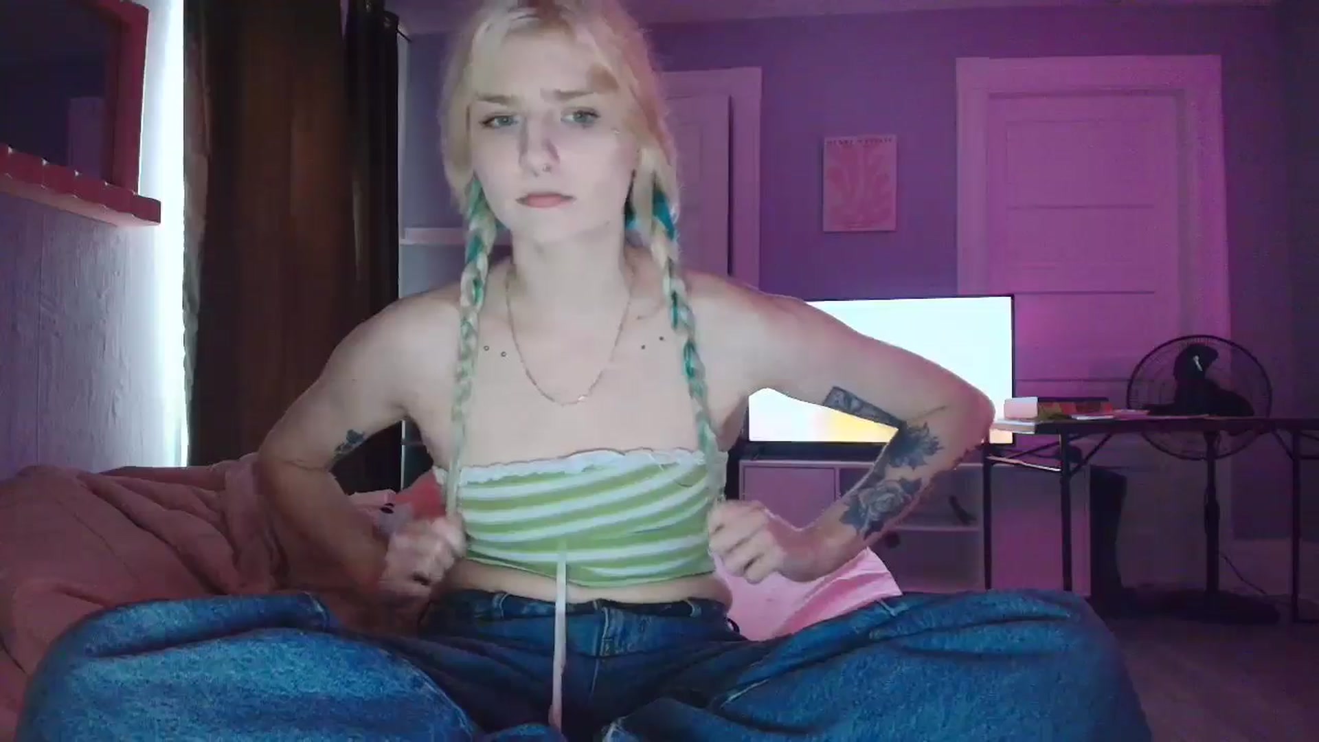 Gallery image thumbnail from DuckChan0's myfreecams stream on, 09/07/2025, 15:00 image 12 of 20
