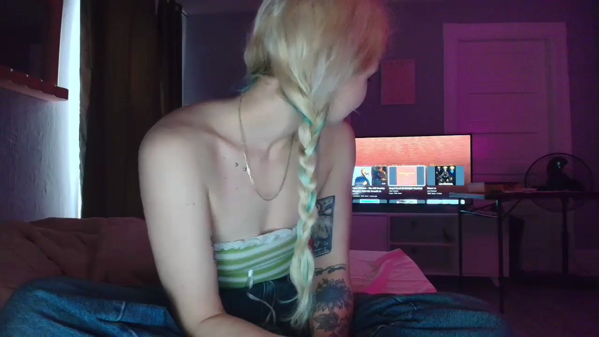 Gallery image thumbnail from DuckChan0's myfreecams stream on, 09/07/2025, 16:22 image 2 of 20