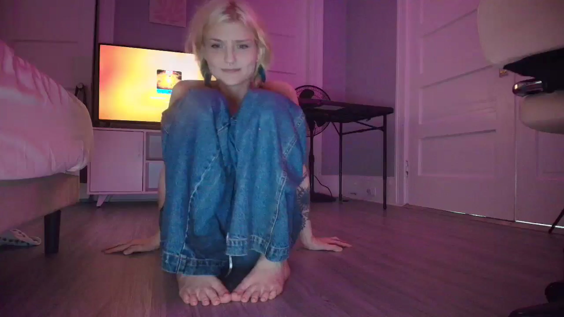 Gallery image thumbnail from DuckChan0's myfreecams stream on, 09/07/2025, 16:22 image 4 of 20