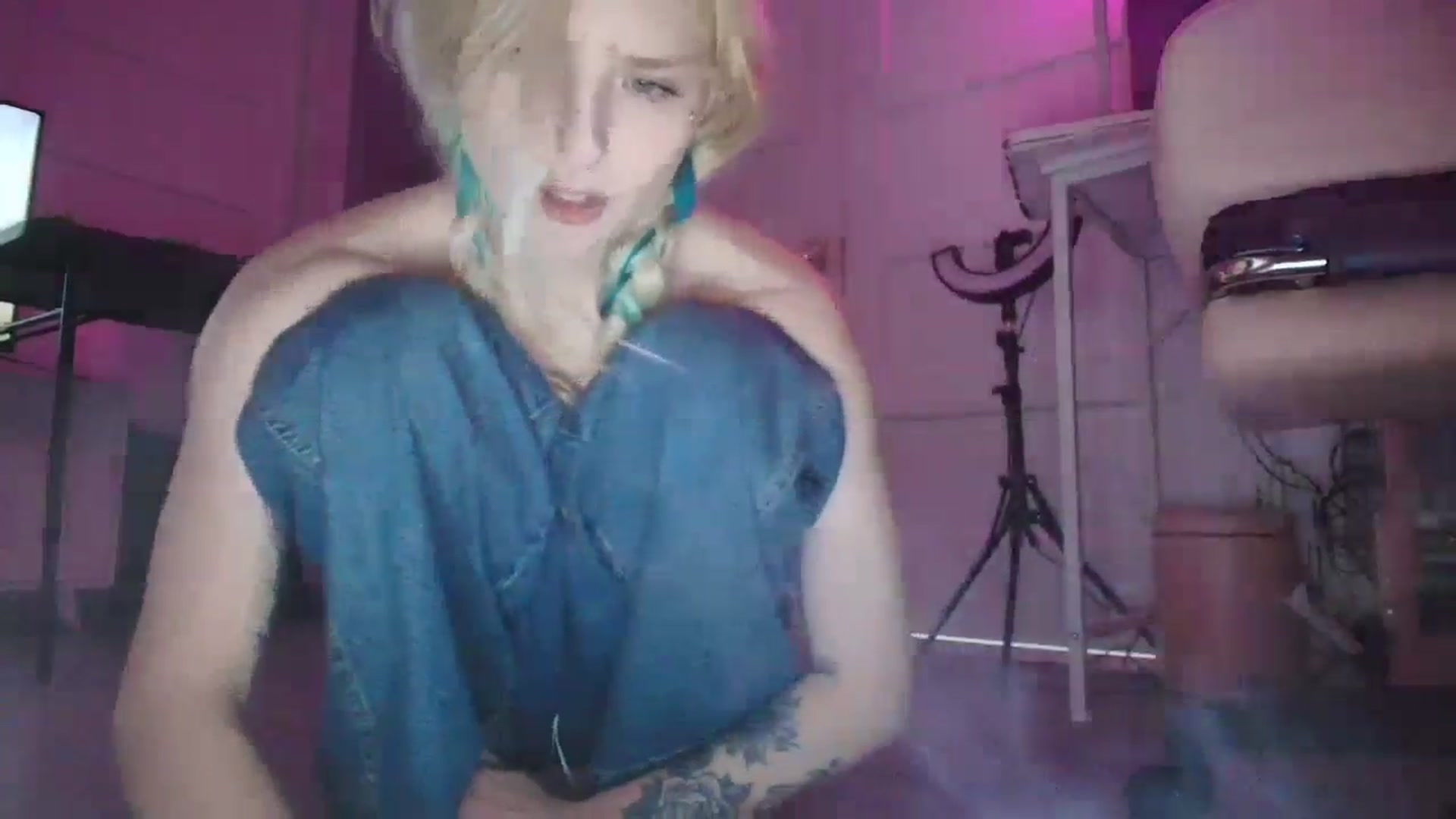 Gallery image thumbnail from DuckChan0's myfreecams stream on, 09/07/2025, 16:22 image 8 of 20