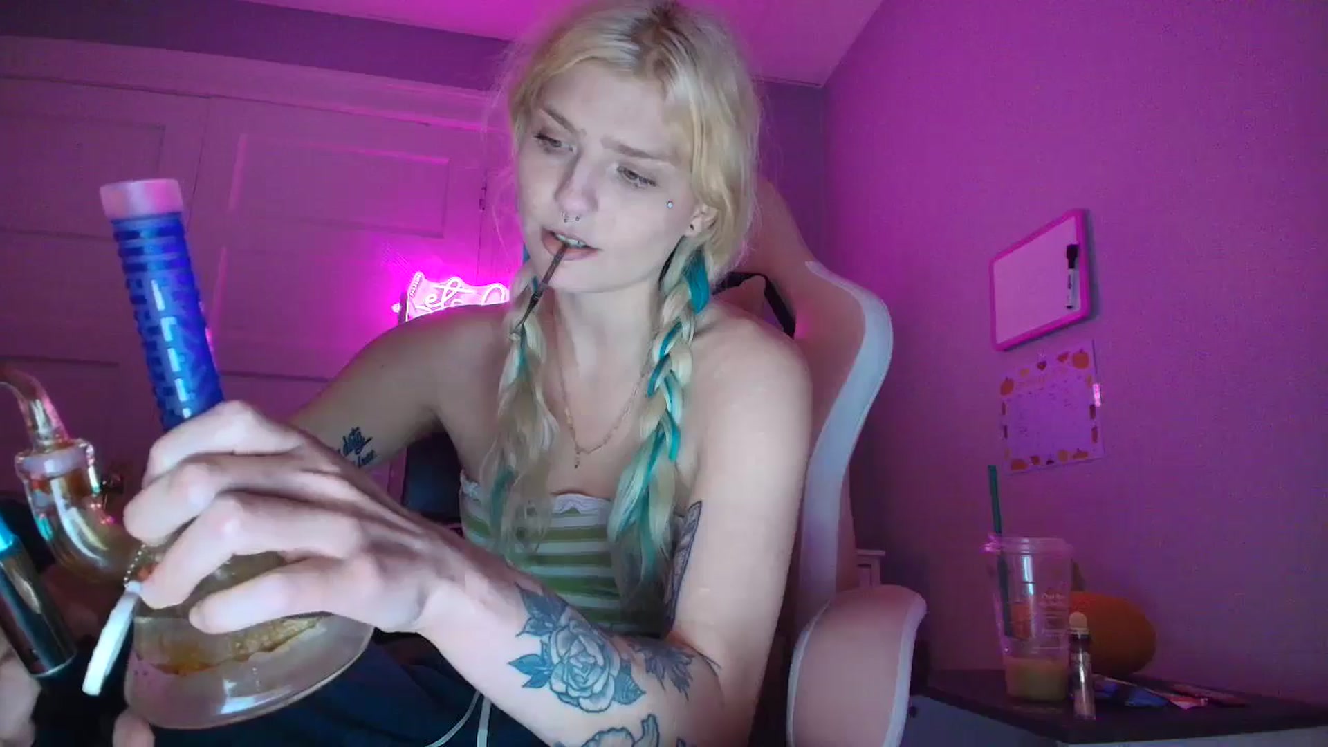 Gallery image thumbnail from DuckChan0's myfreecams stream on, 09/07/2025, 16:22 image 10 of 20