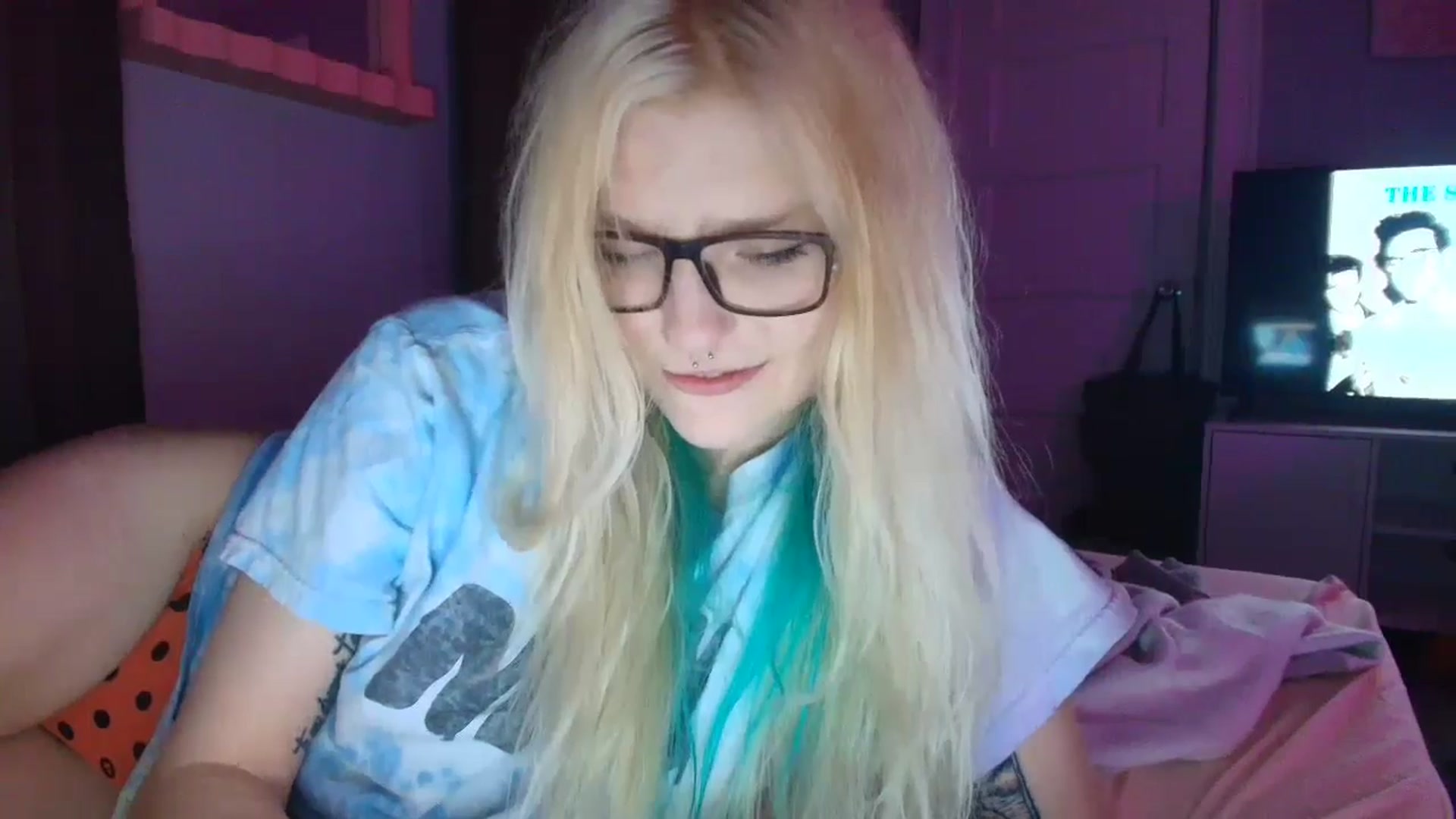 Gallery image thumbnail from DuckChan0's myfreecams stream on, 09/08/2025, 02:08 image 16 of 20