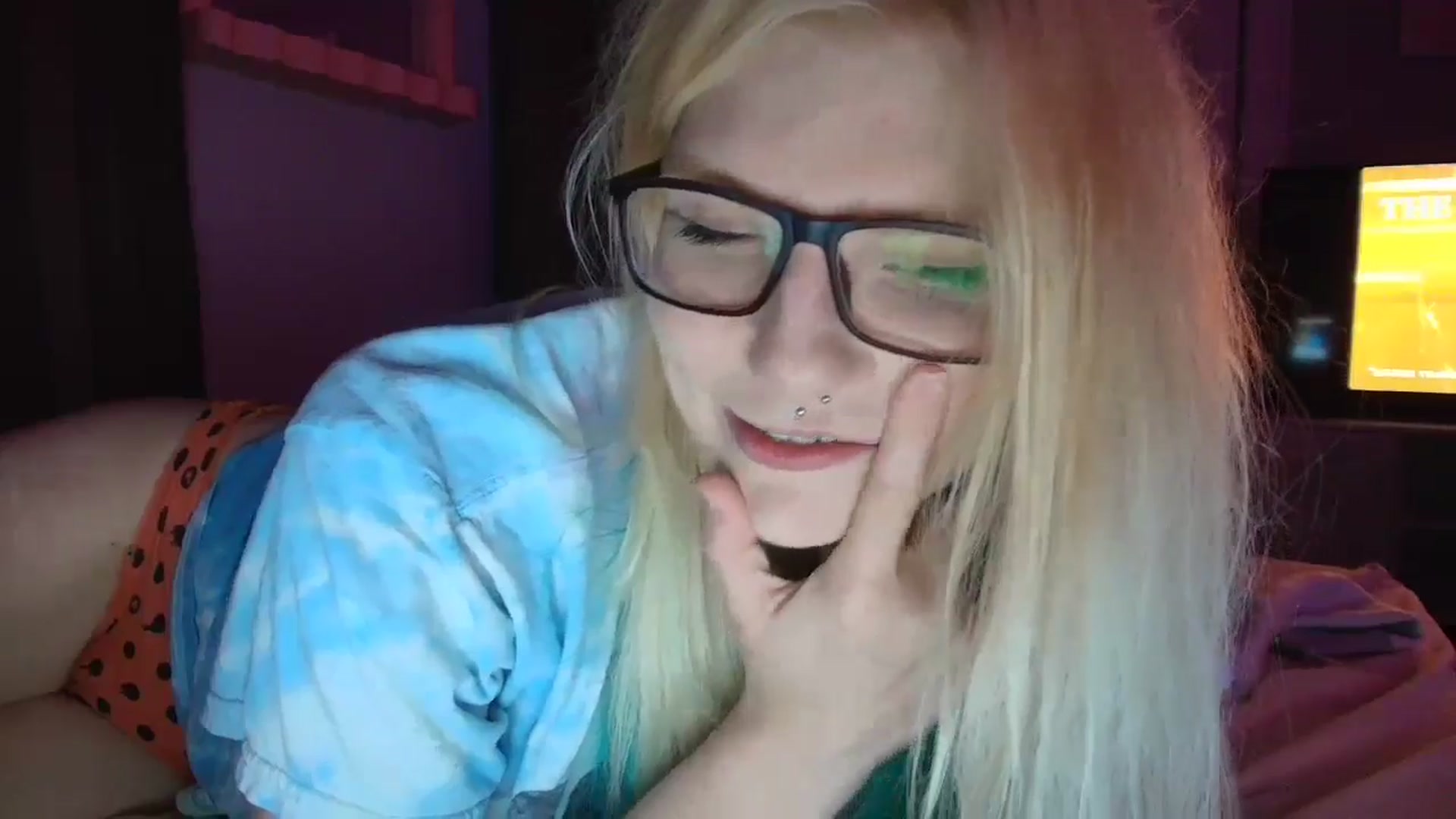 Gallery image thumbnail from DuckChan0's myfreecams stream on, 09/08/2025, 02:08 image 10 of 20