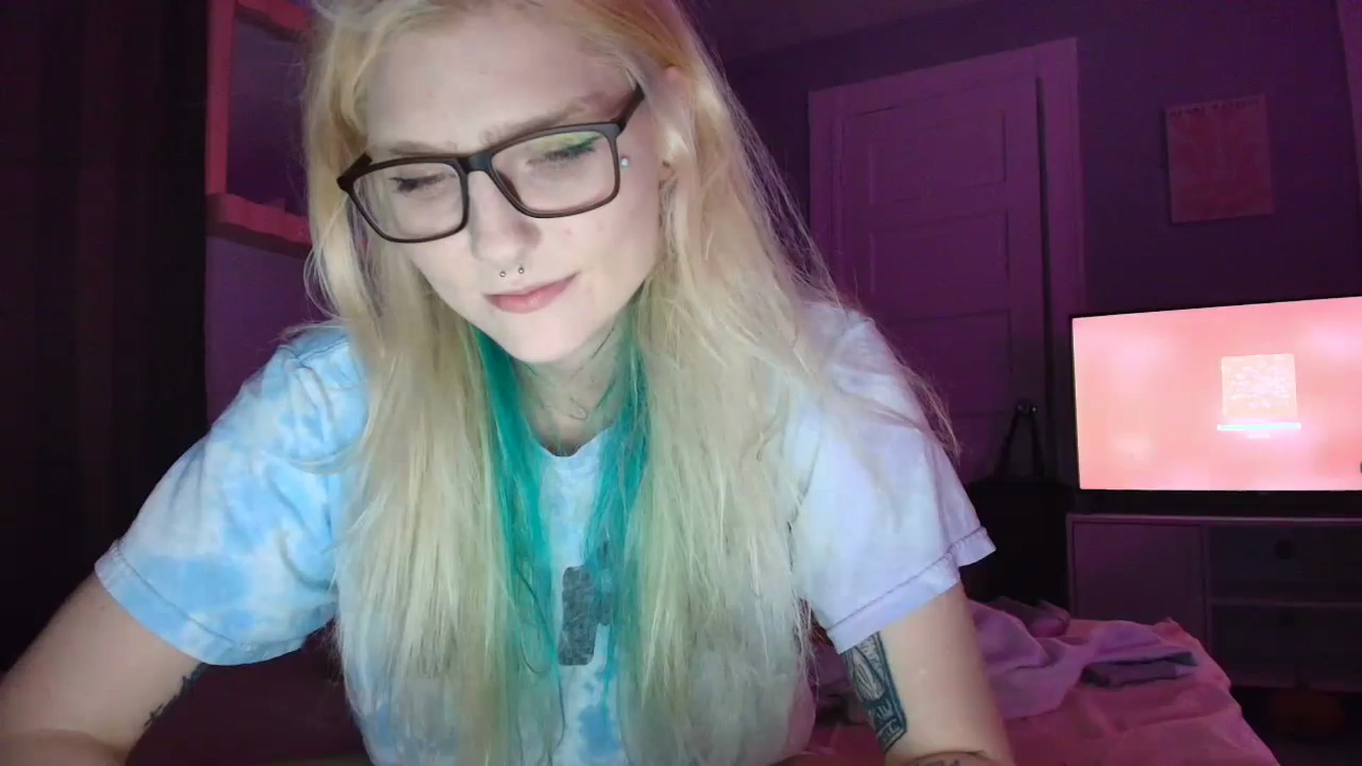 Gallery image thumbnail from DuckChan0's myfreecams stream on, 09/08/2025, 02:08 image 5 of 20