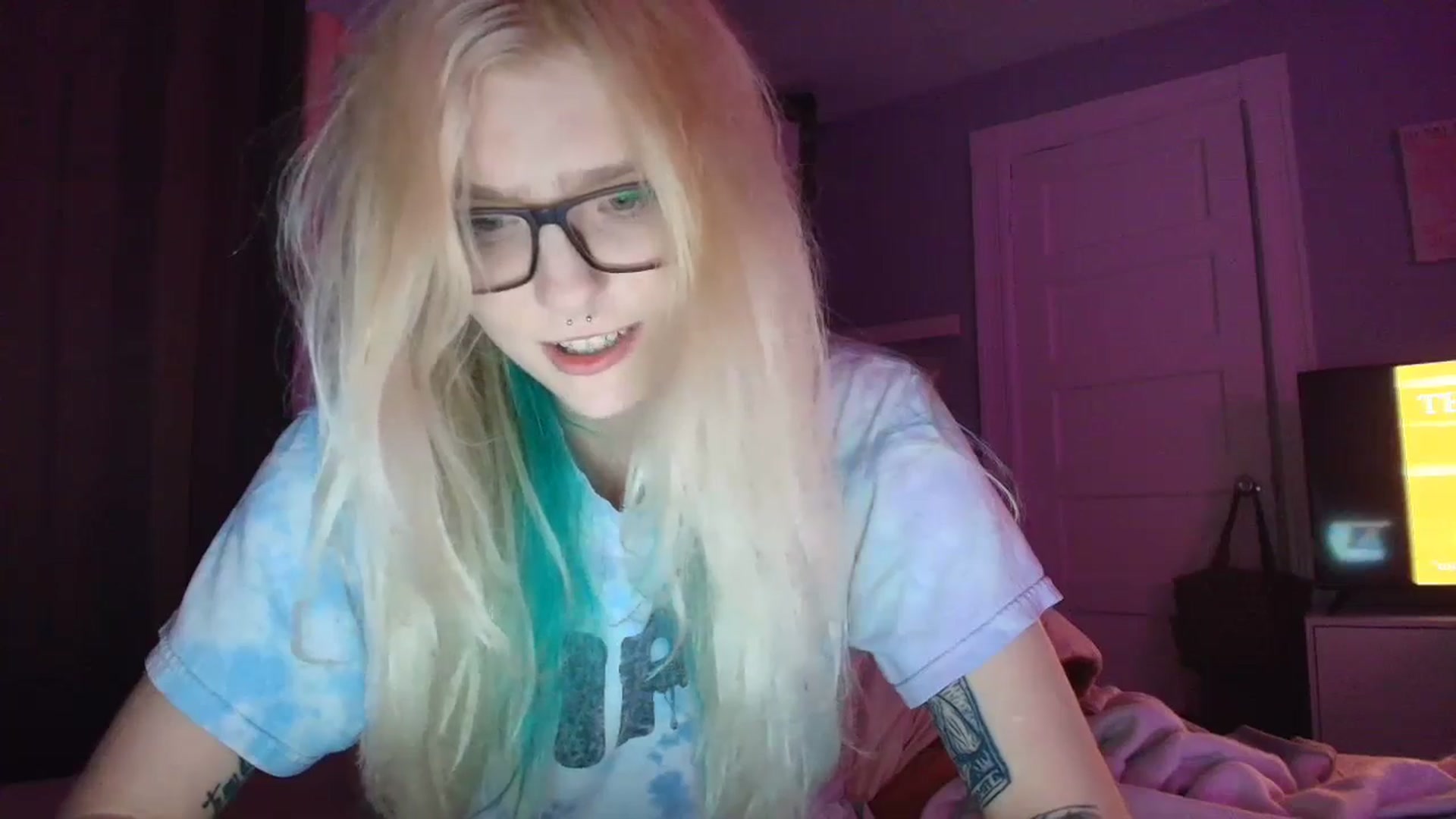 Gallery image thumbnail from DuckChan0's myfreecams stream on, 09/08/2025, 02:08 image 9 of 20