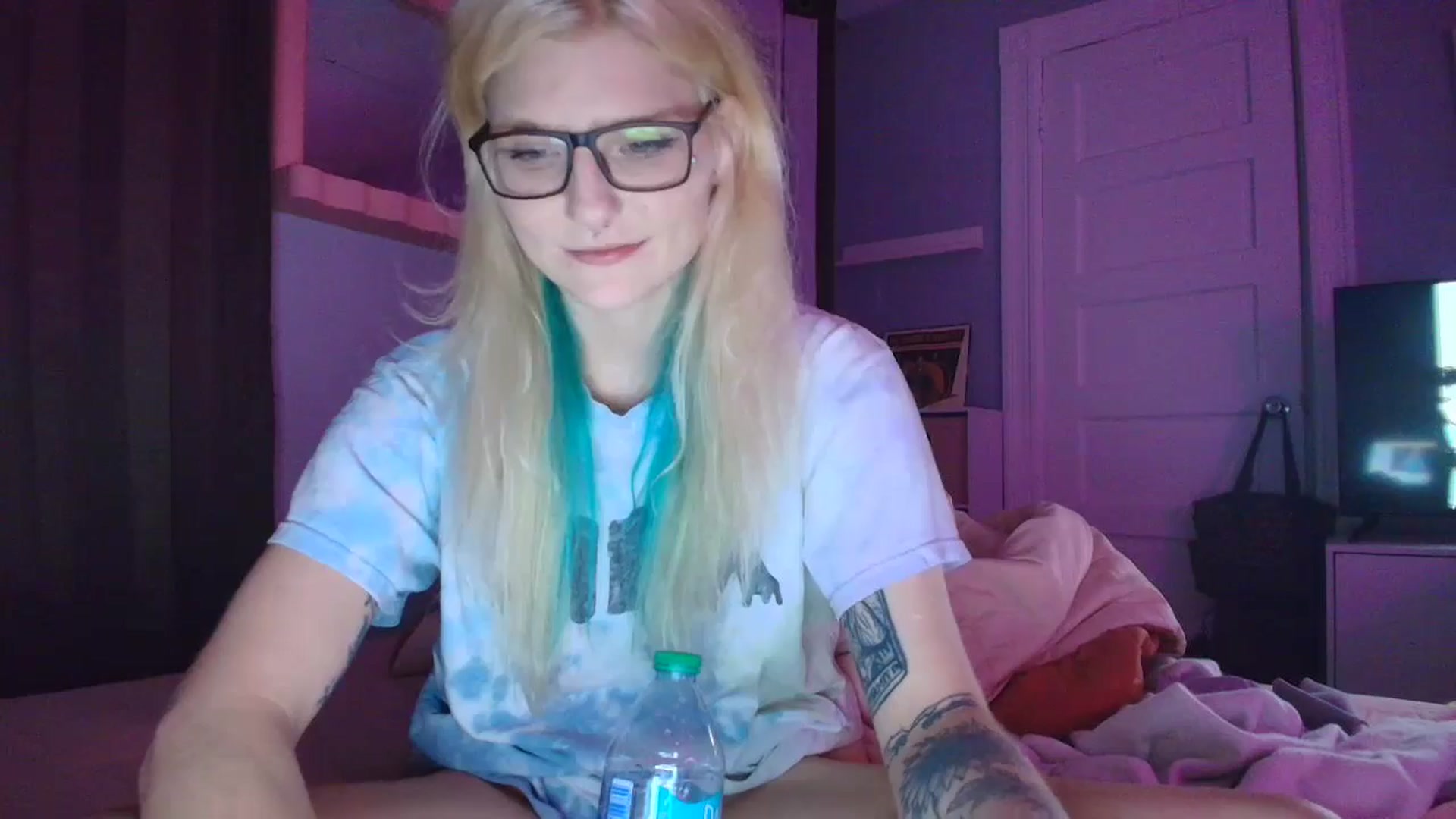 Gallery image thumbnail from DuckChan0's myfreecams stream on, 09/08/2025, 02:08 image 17 of 20