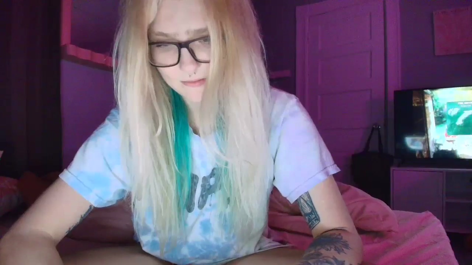 Gallery image thumbnail from DuckChan0's myfreecams stream on, 09/08/2025, 02:08 image 20 of 20
