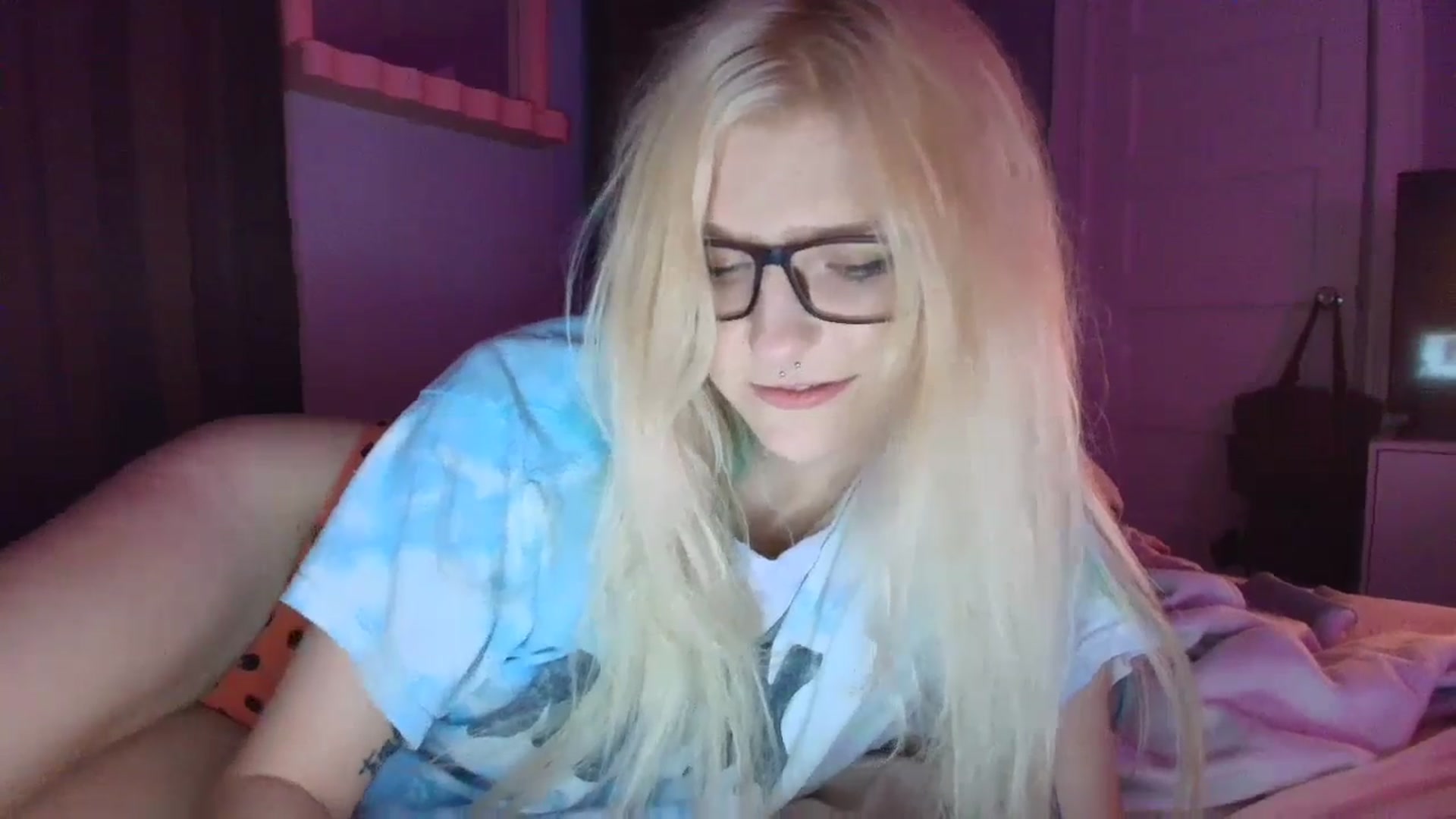 Gallery image thumbnail from DuckChan0's myfreecams stream on, 09/08/2025, 02:08 image 13 of 20