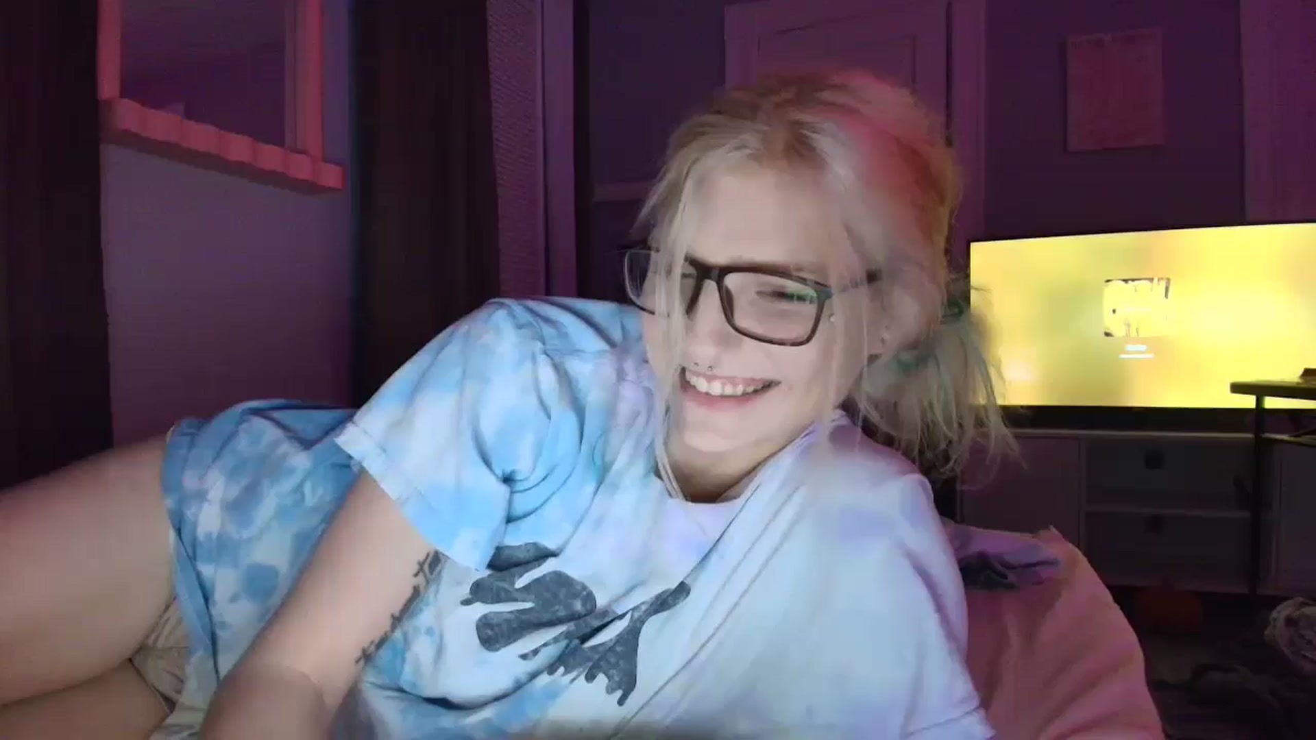 Gallery image thumbnail from DuckChan0's myfreecams stream on, 09/08/2025, 02:08 image 2 of 20