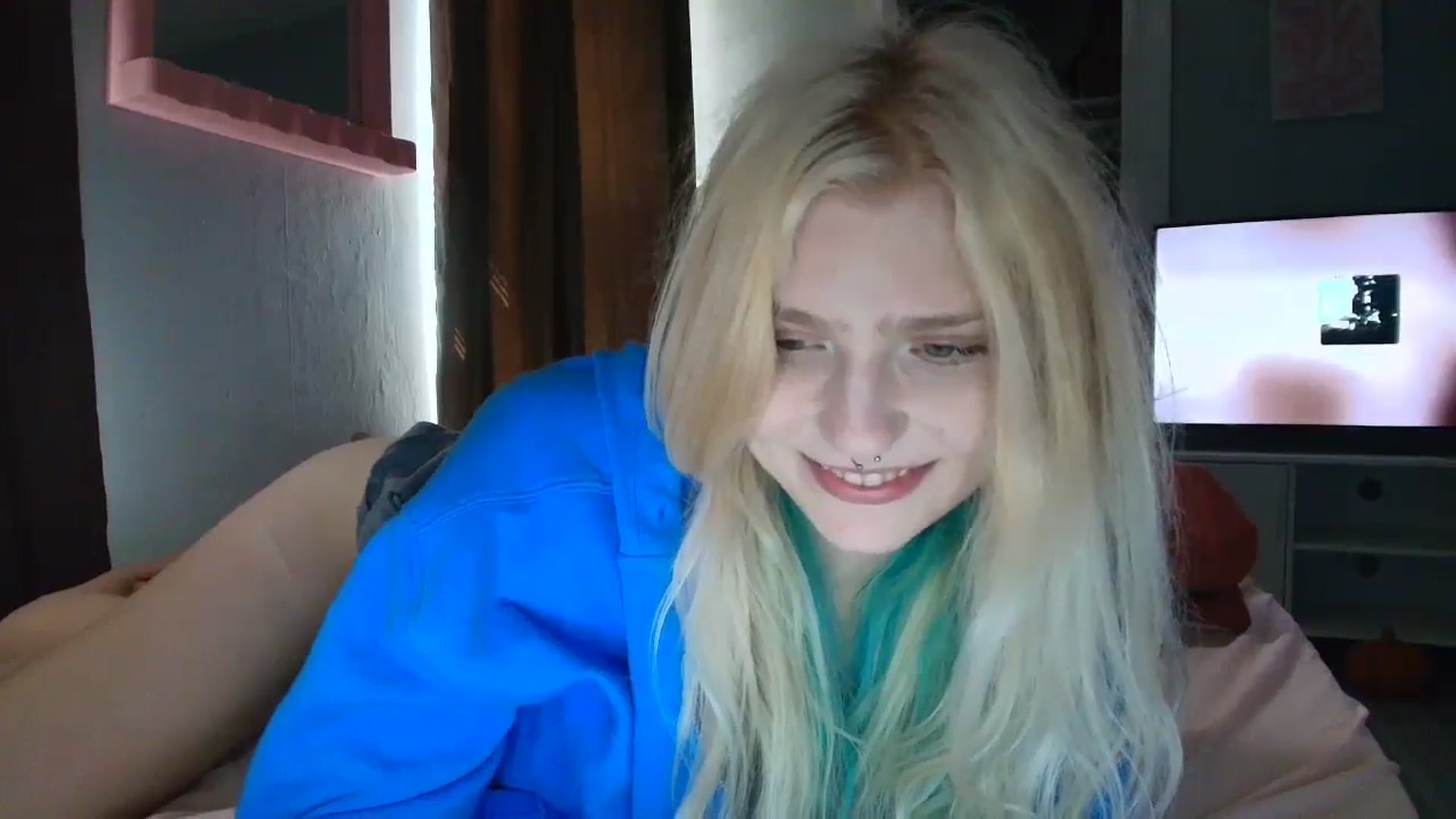Gallery image thumbnail from DuckChan0's myfreecams stream on, 09/08/2025, 16:10 image 16 of 20