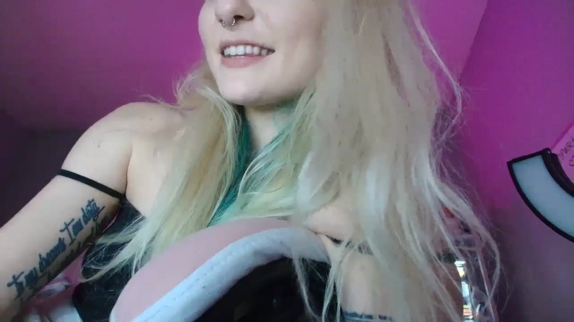 Gallery image thumbnail from DuckChan0's myfreecams stream on, 09/08/2025, 17:31 image 20 of 20