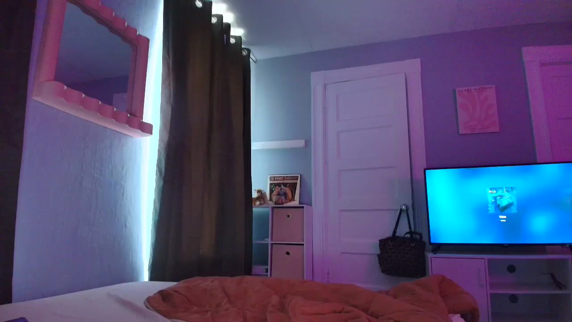 Gallery image thumbnail from DuckChan0's myfreecams stream on, 09/09/2025, 18:24 image 1 of 20