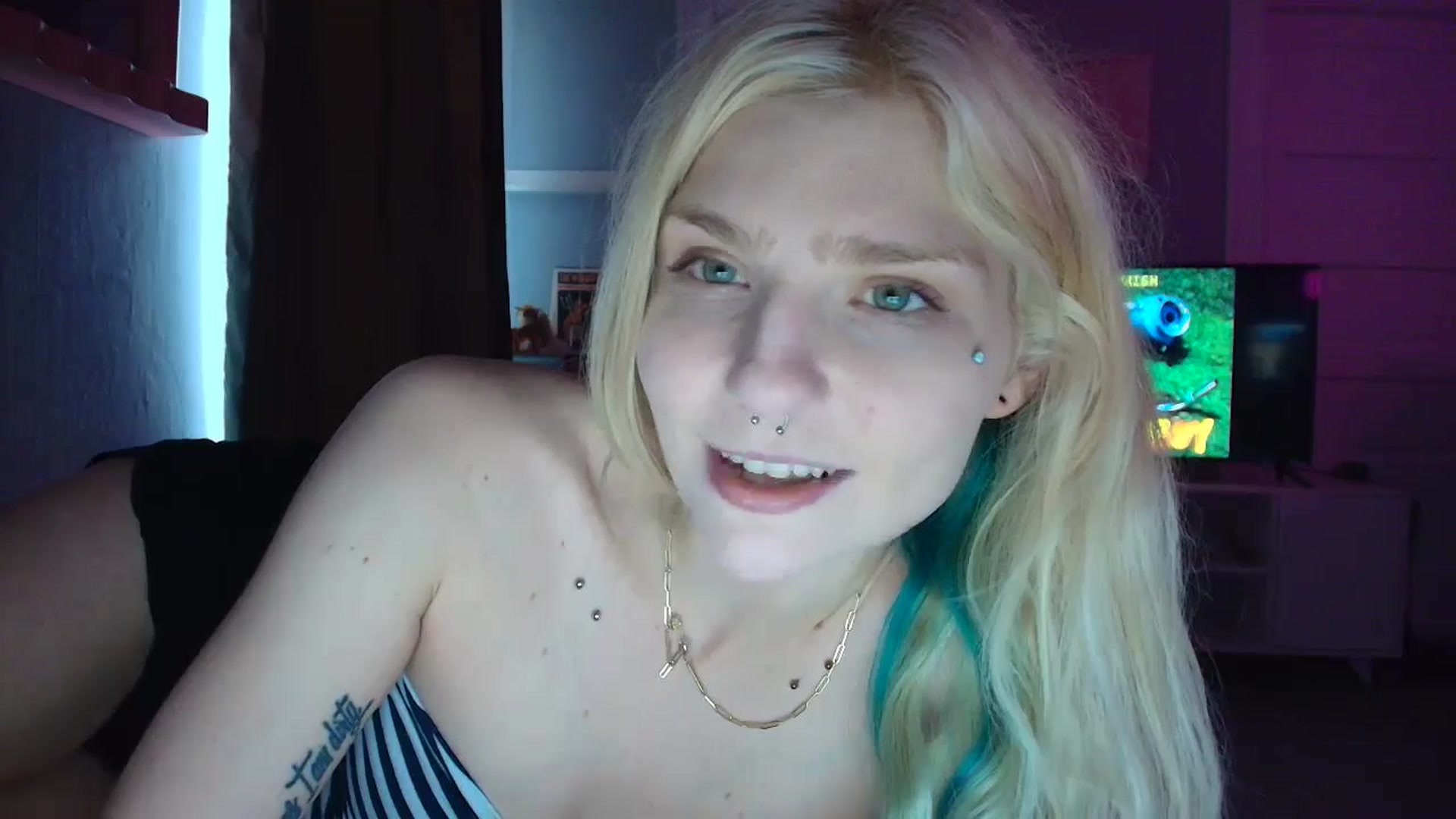 Gallery image thumbnail from DuckChan0's myfreecams stream on, 09/09/2025, 18:24 image 6 of 20