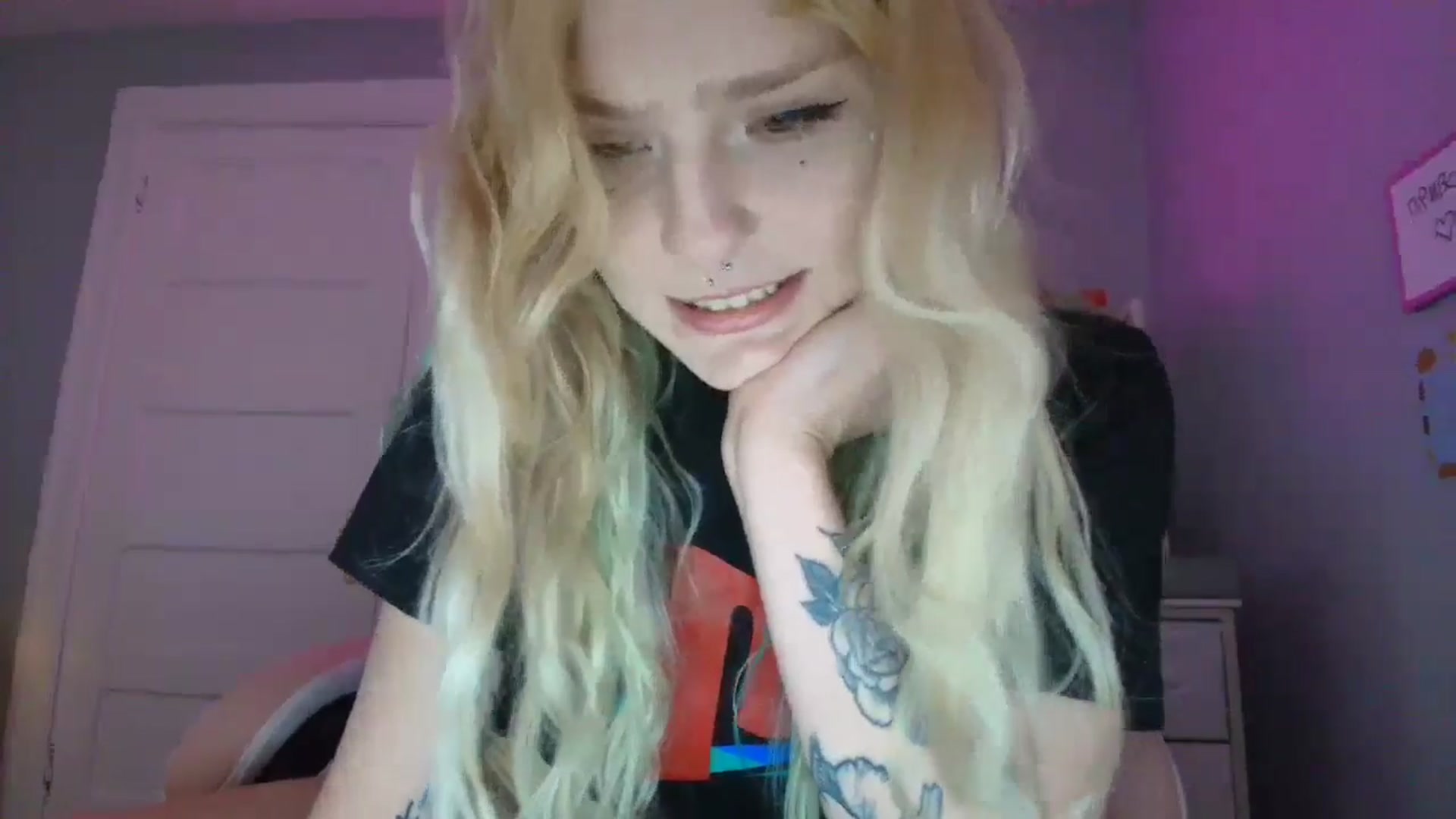 Gallery image thumbnail from DuckChan0's myfreecams stream on, 09/10/2025, 15:26 image 10 of 20