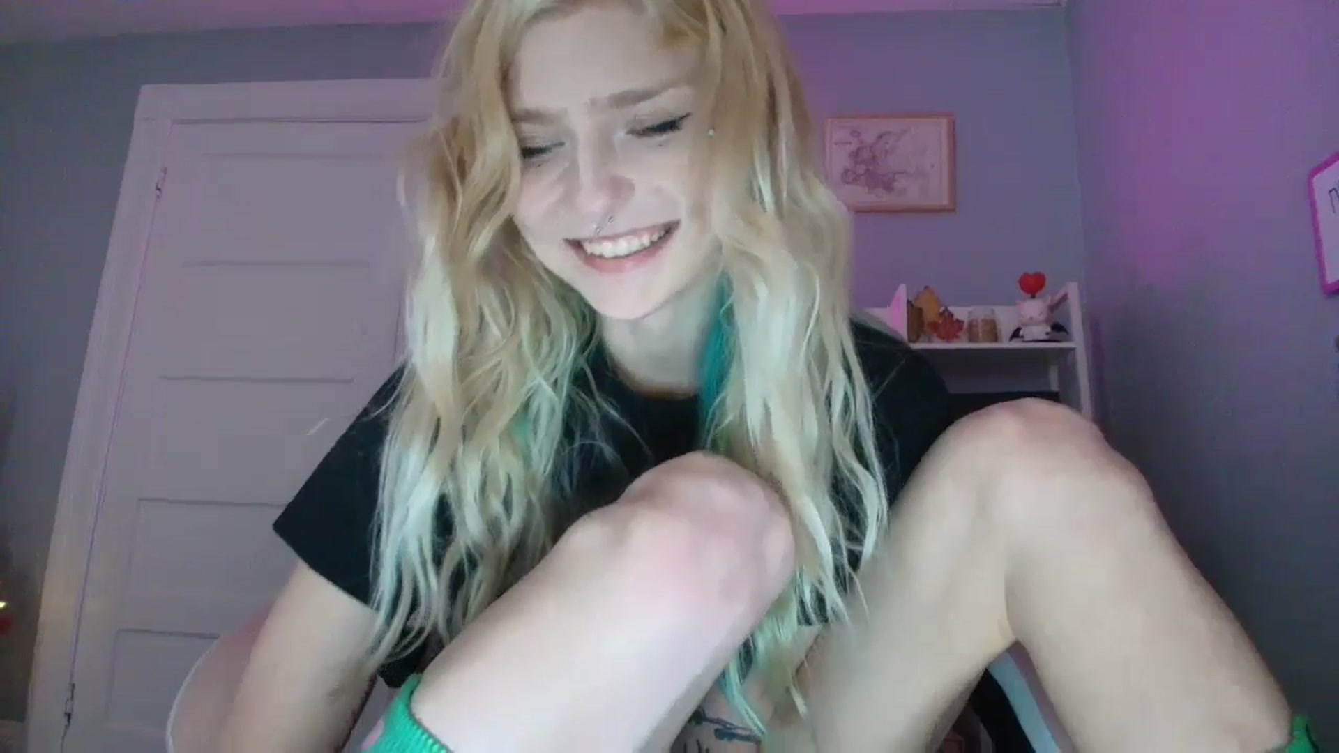 Gallery image thumbnail from DuckChan0's myfreecams stream on, 09/10/2025, 15:26 image 8 of 20