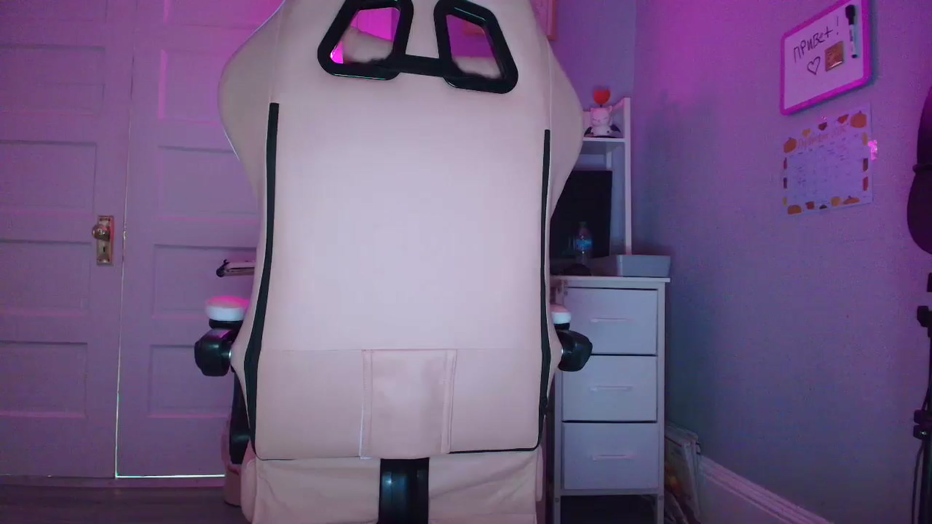 Gallery image thumbnail from DuckChan0's myfreecams stream on, 09/10/2025, 16:54 image 12 of 20
