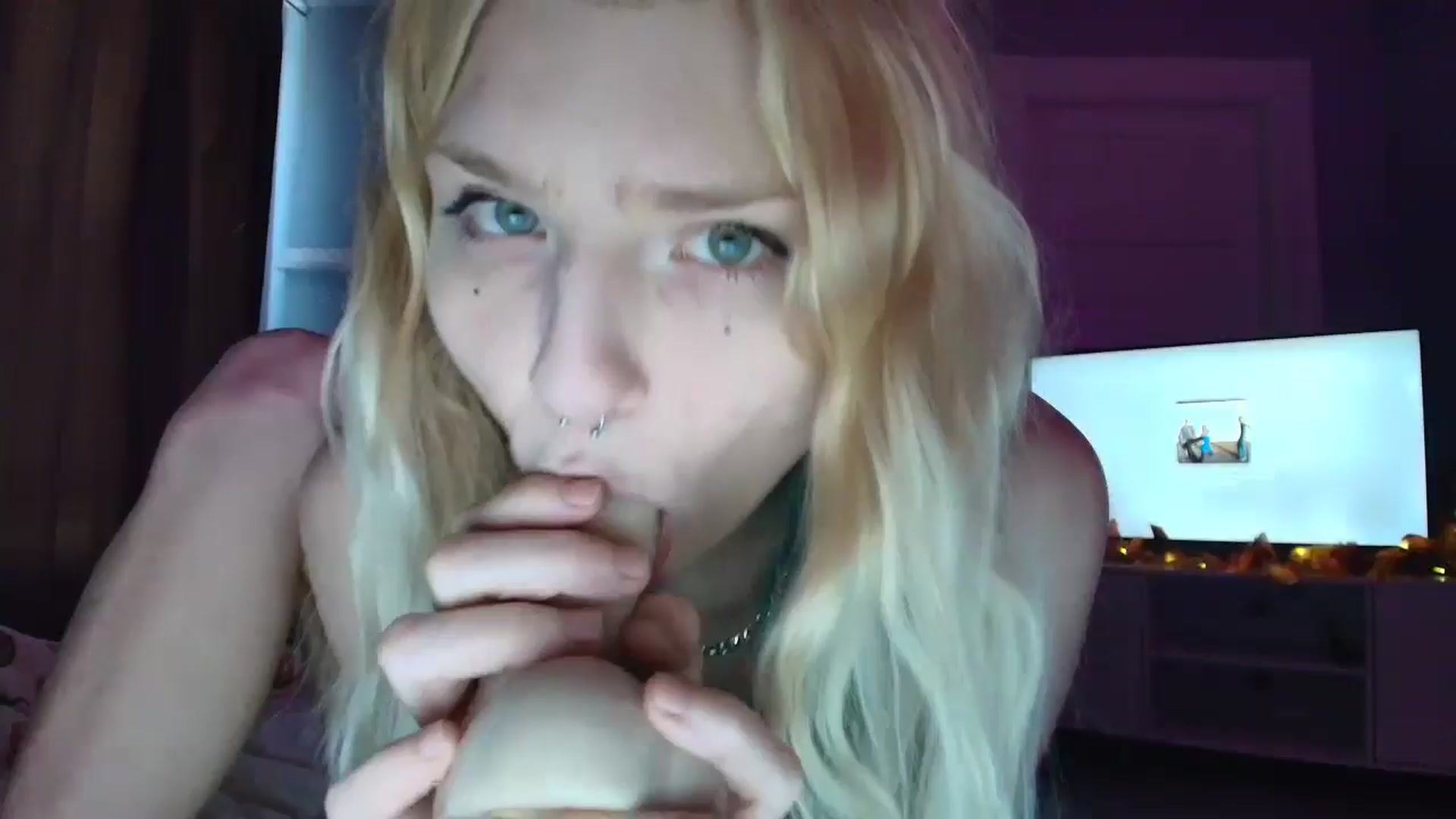Gallery image thumbnail from DuckChan0's myfreecams stream on, 09/10/2025, 17:34 image 7 of 20