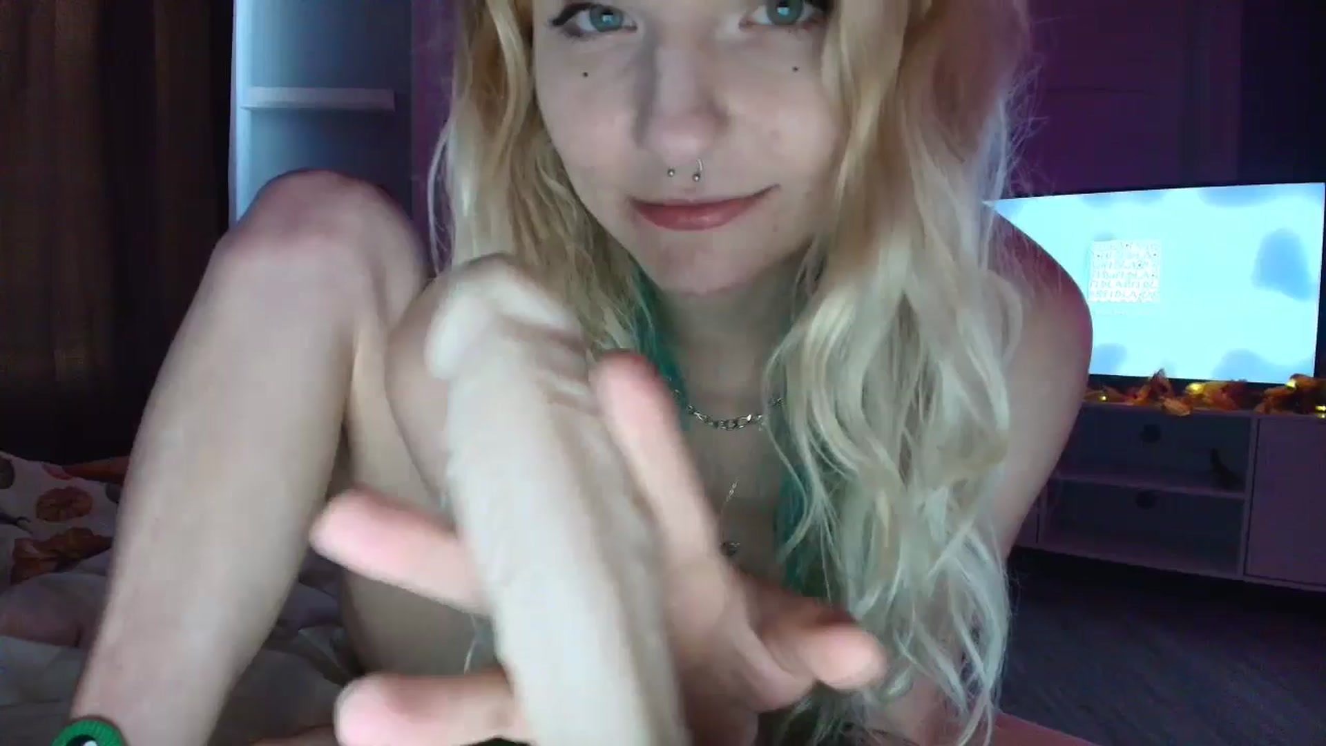 Gallery image thumbnail from DuckChan0's myfreecams stream on, 09/10/2025, 17:34 image 10 of 20