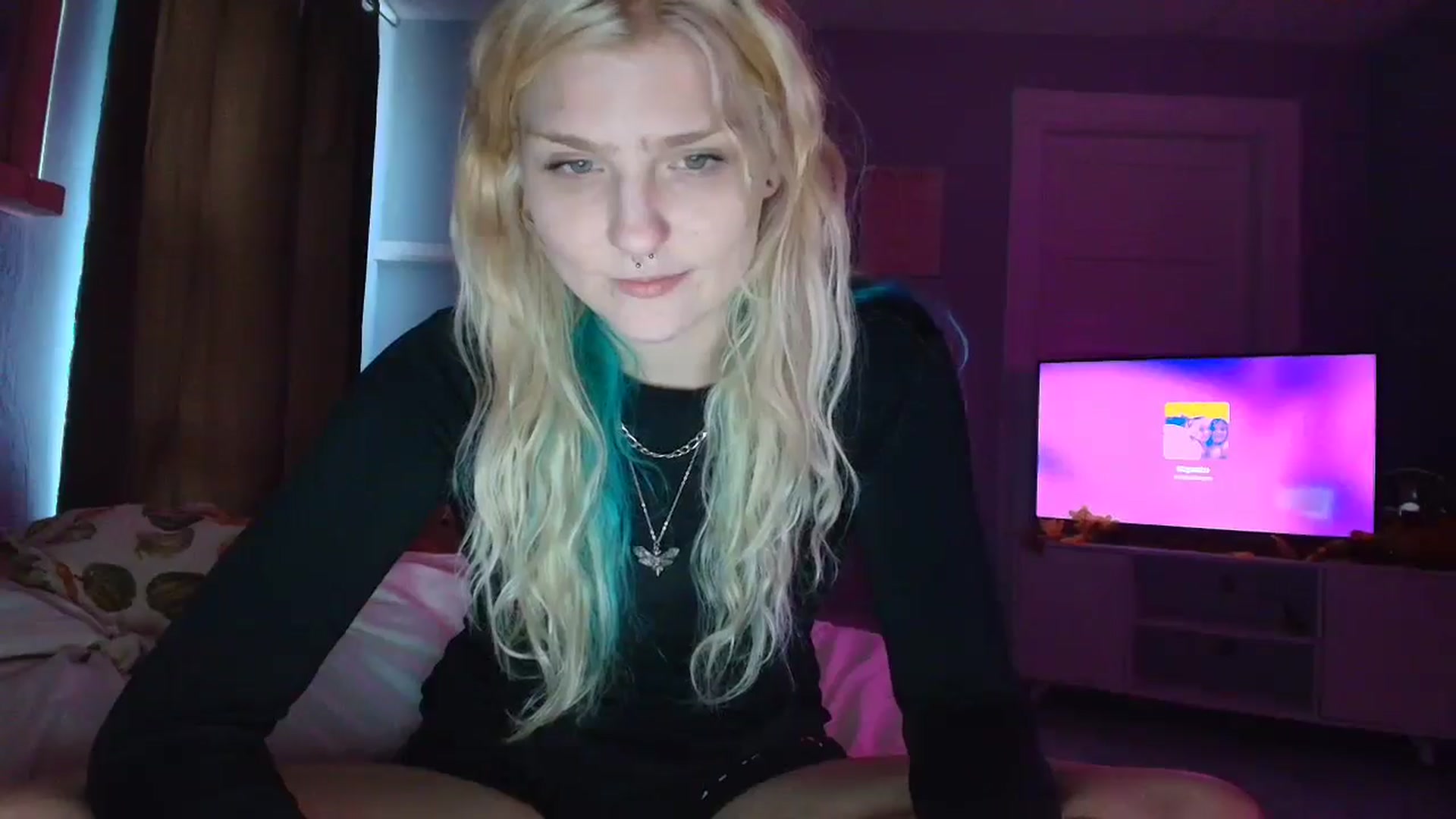Gallery image thumbnail from DuckChan0's myfreecams stream on, 09/11/2025, 16:11 image 20 of 20