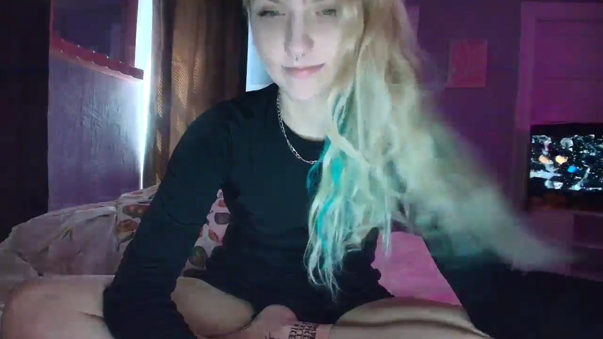 Gallery image thumbnail from DuckChan0's myfreecams stream on, 09/11/2025, 16:11 image 3 of 20