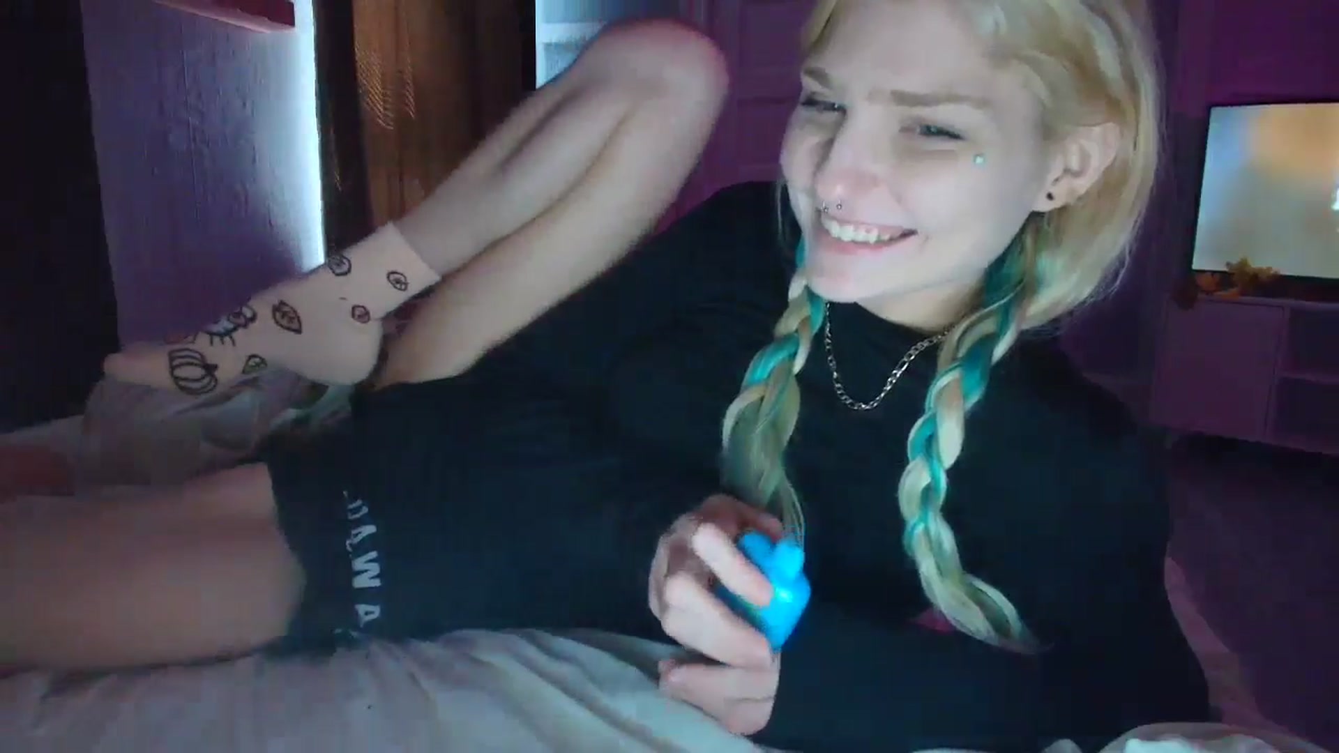 Gallery image thumbnail from DuckChan0's myfreecams stream on, 09/11/2025, 16:11 image 6 of 20