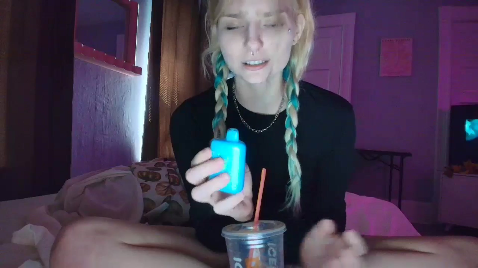 Gallery image thumbnail from DuckChan0's myfreecams stream on, 09/11/2025, 16:11 image 5 of 20