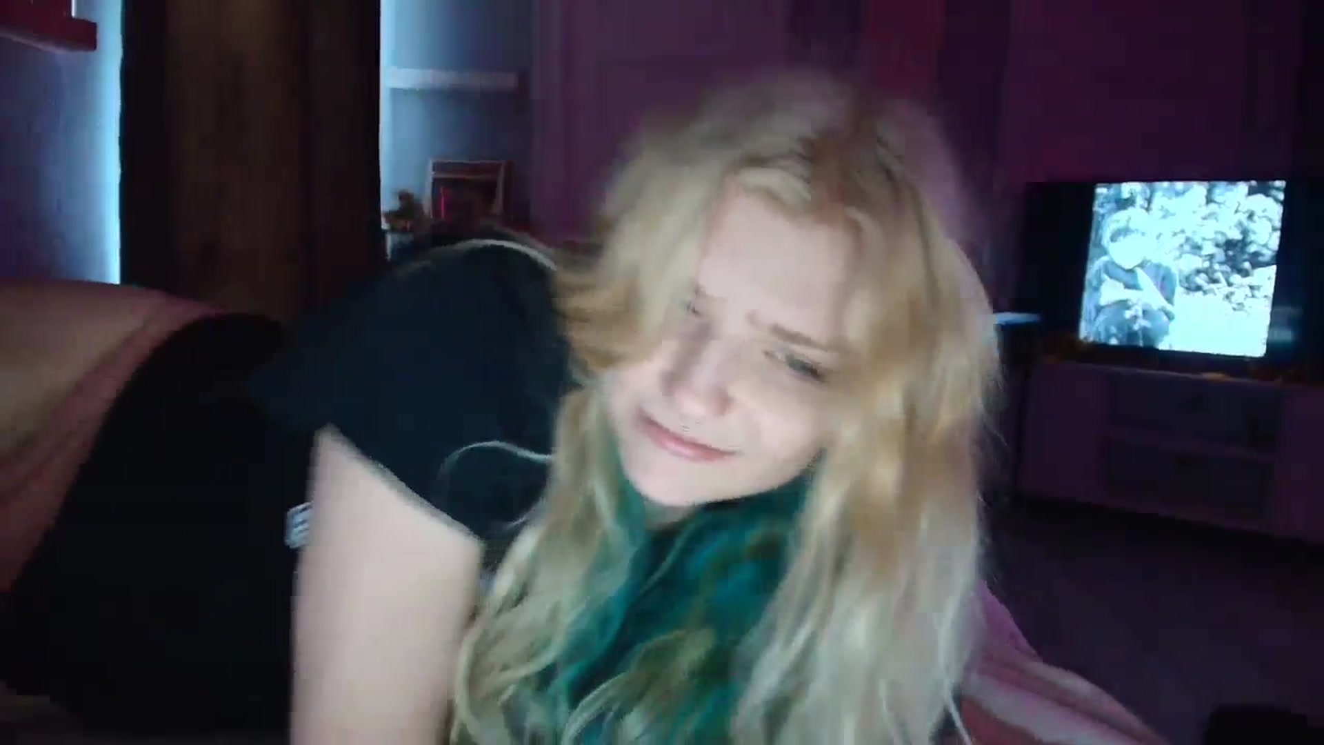 Gallery image thumbnail from DuckChan0's myfreecams stream on, 09/11/2025, 17:28 image 4 of 20