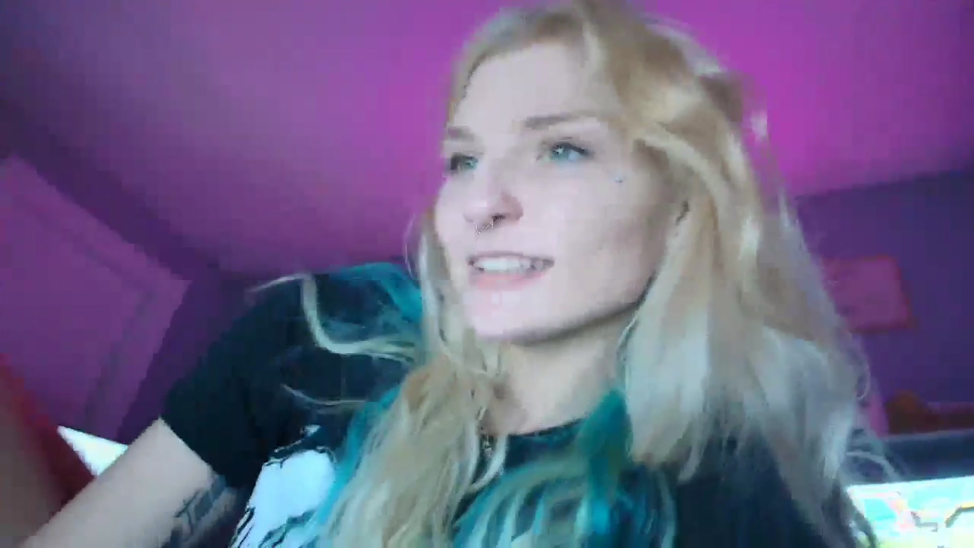 Gallery image thumbnail from DuckChan0's myfreecams stream on, 09/11/2025, 17:28 image 15 of 20