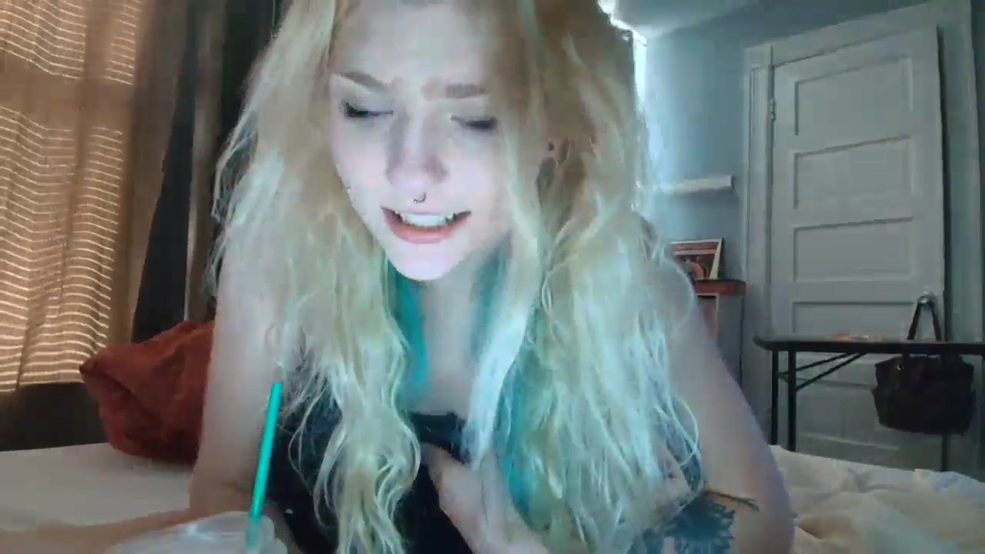 Gallery image thumbnail from DuckChan0's myfreecams stream on, 09/12/2025, 13:31 image 11 of 20