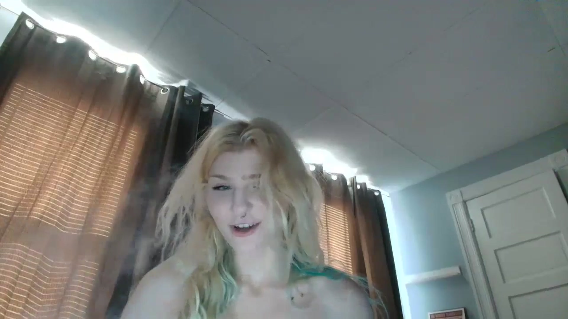 Gallery image thumbnail from DuckChan0's myfreecams stream on, 09/12/2025, 13:31 image 8 of 20