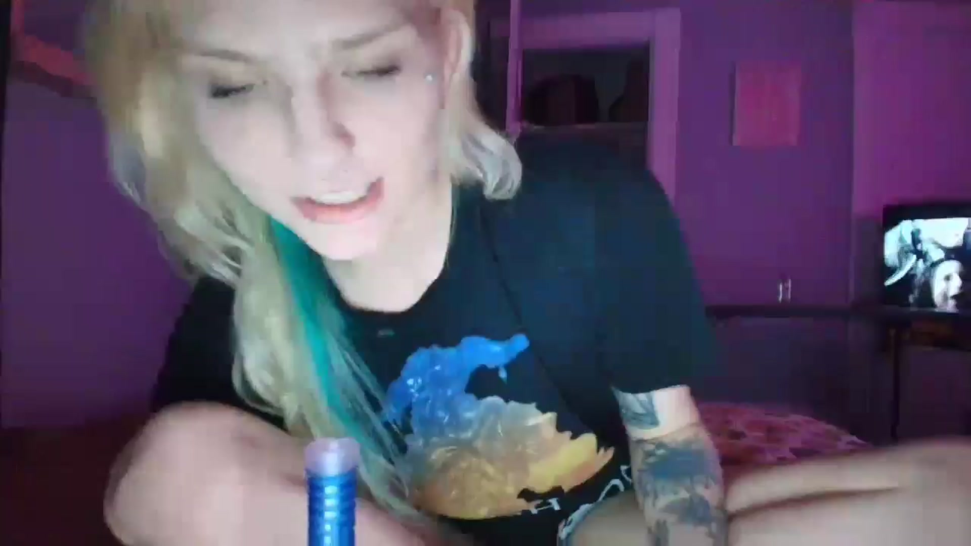 Gallery image thumbnail from DuckChan0's myfreecams stream on, 09/13/2025, 01:36 image 15 of 20